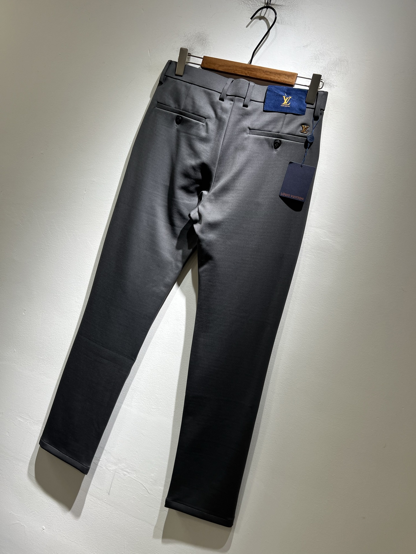 LouisVuitt*路易*登 2025秋冬新款男士休闲西裤，男士经典时尚百搭商务休闲西裤! 都市精英商