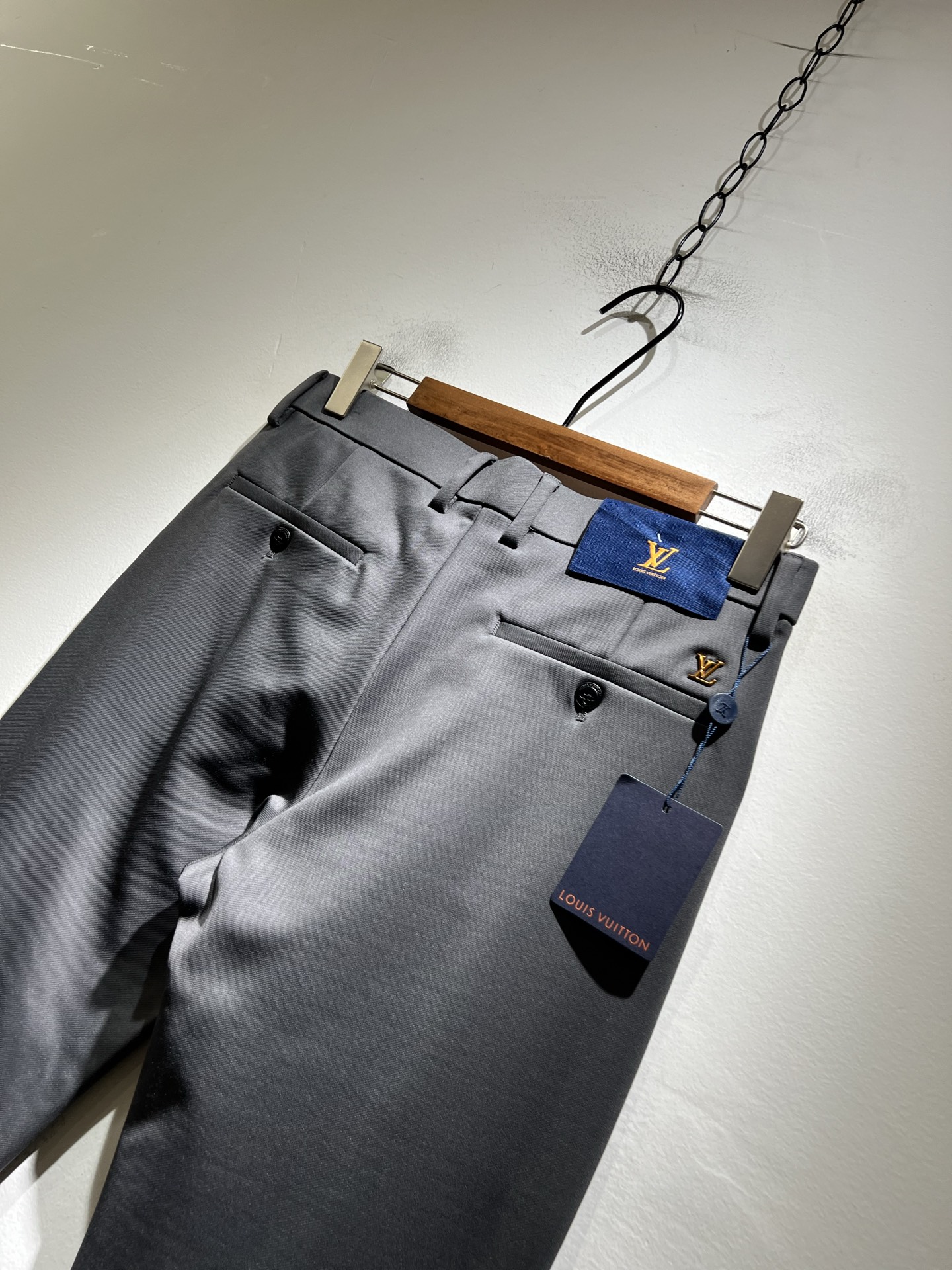 LouisVuitt*路易*登 2025秋冬新款男士休闲西裤，男士经典时尚百搭商务休闲西裤! 都市精英商