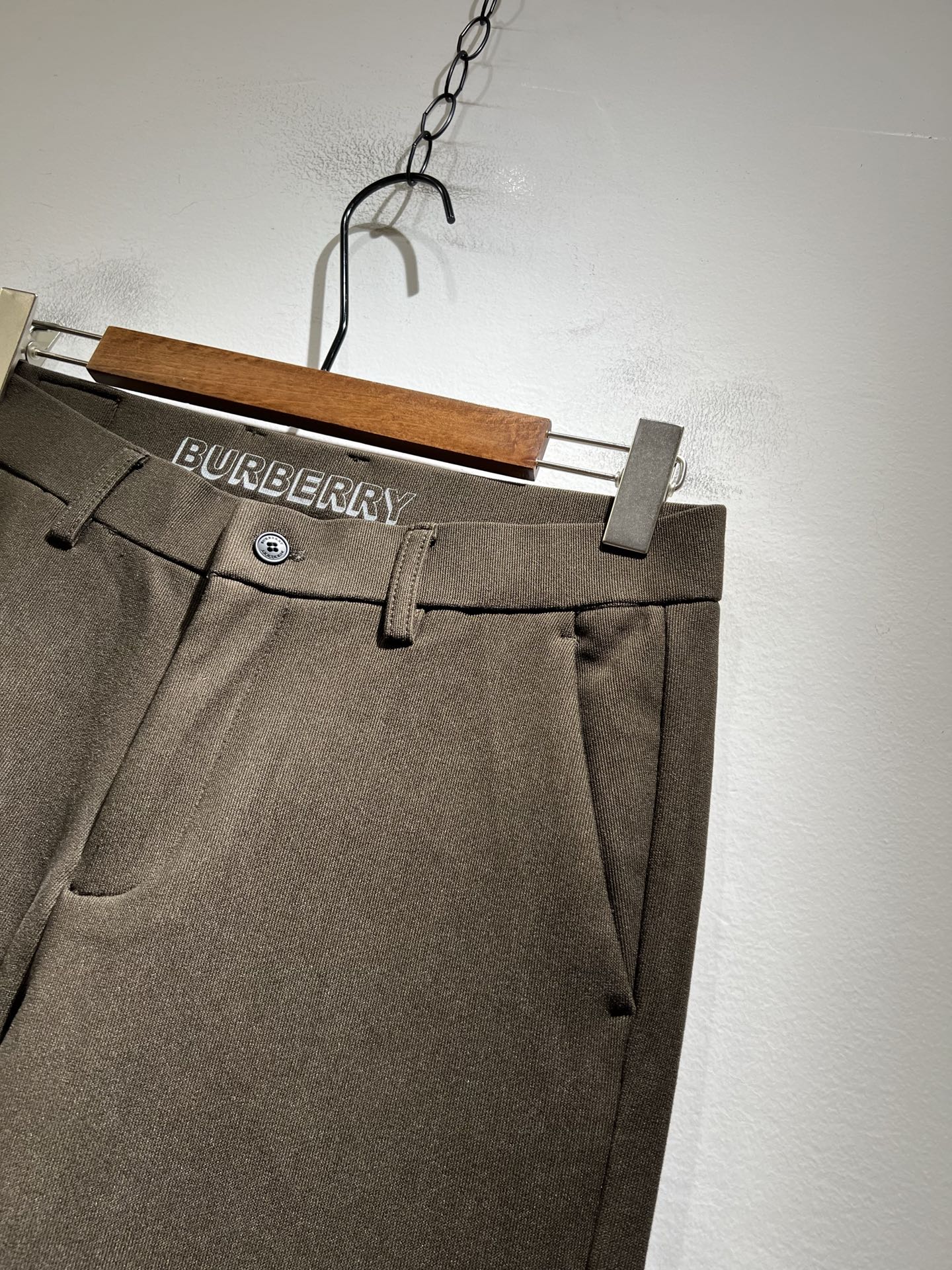 BURBER*Y巴*莉 2025秋冬男士休闲西裤，男士经典基础款小直筒裤 简洁纯色百搭款五金logo辅料