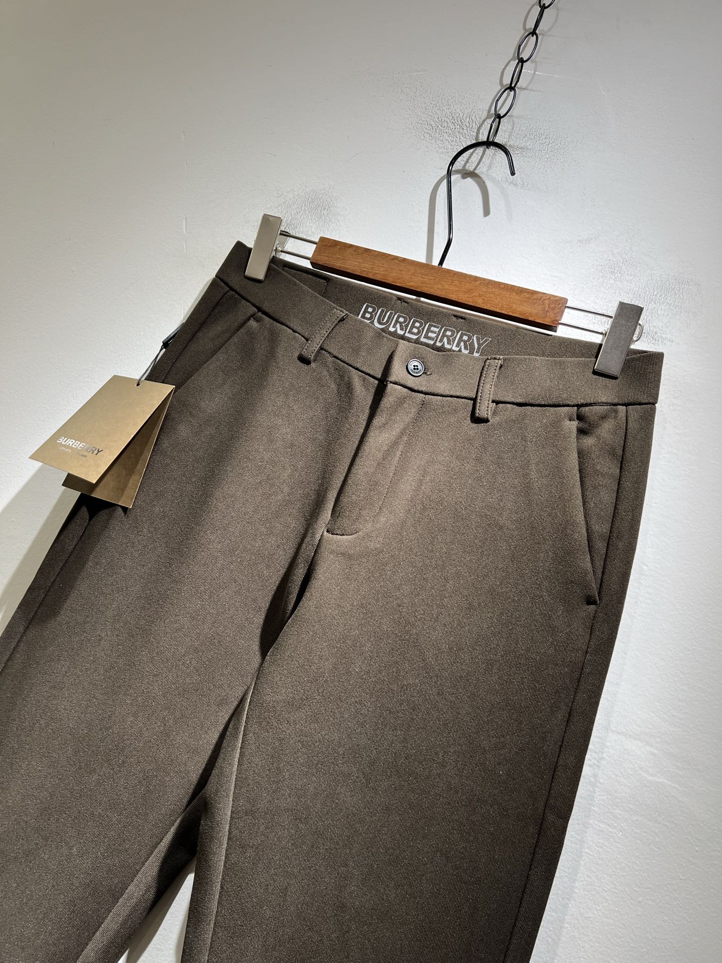 BURBER*Y巴*莉 2025秋冬男士休闲西裤，男士经典基础款小直筒裤 简洁纯色百搭款五金logo辅料