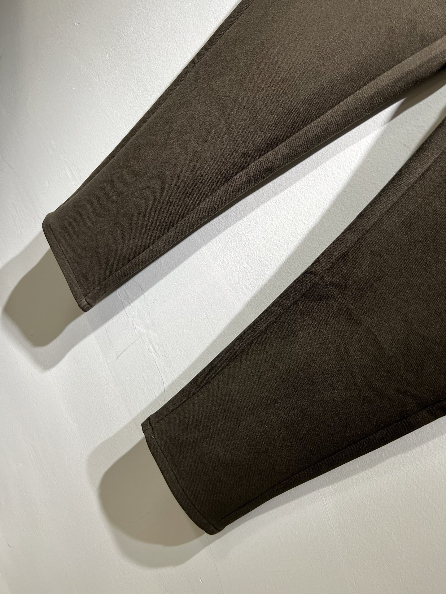 BURBER*Y巴*莉 2025秋冬男士休闲西裤，男士经典基础款小直筒裤 简洁纯色百搭款五金logo辅料