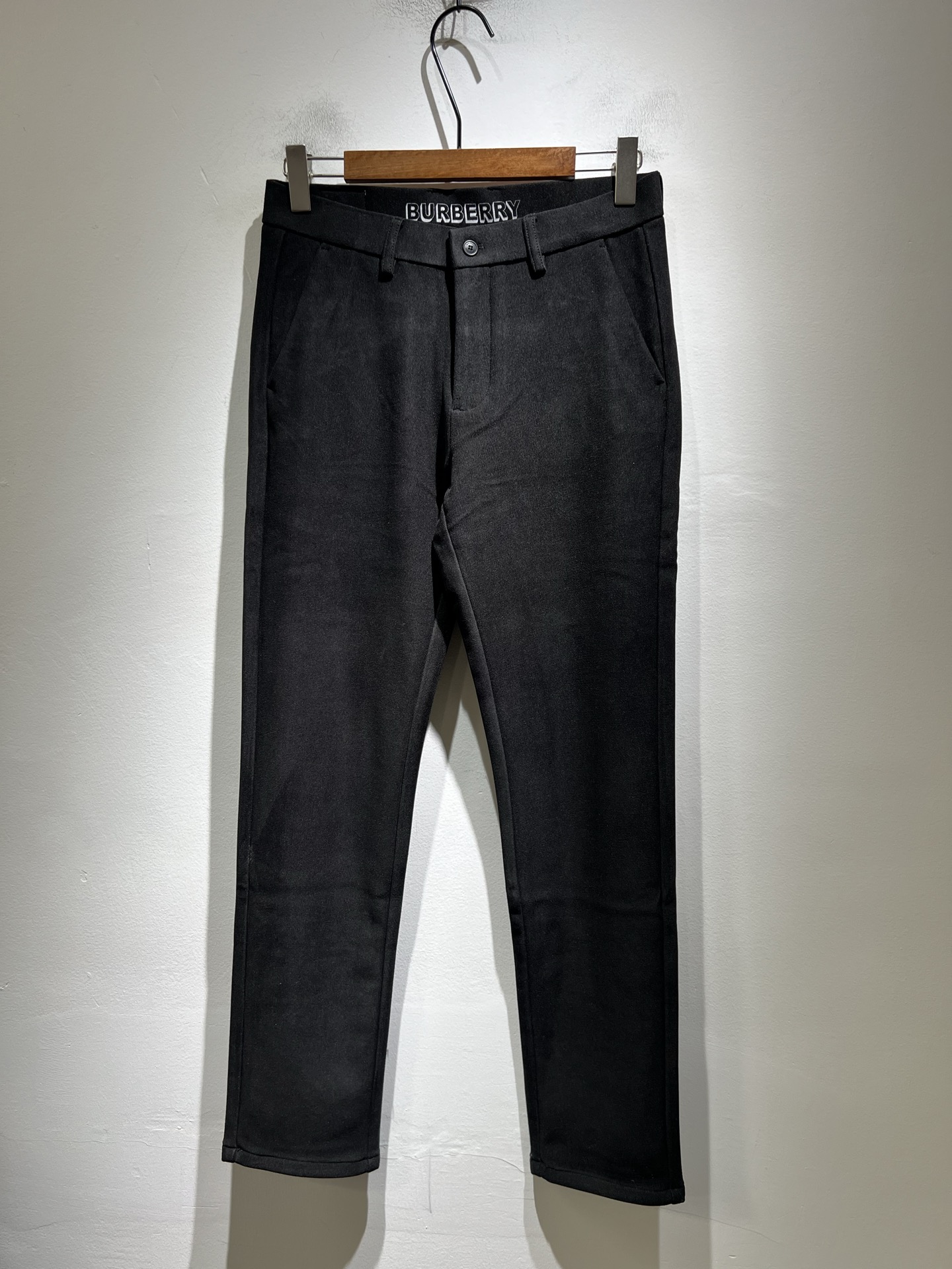 BURBER*Y巴*莉 2025秋冬男士休闲西裤，男士经典基础款小直筒裤 简洁纯色百搭款五金logo辅料