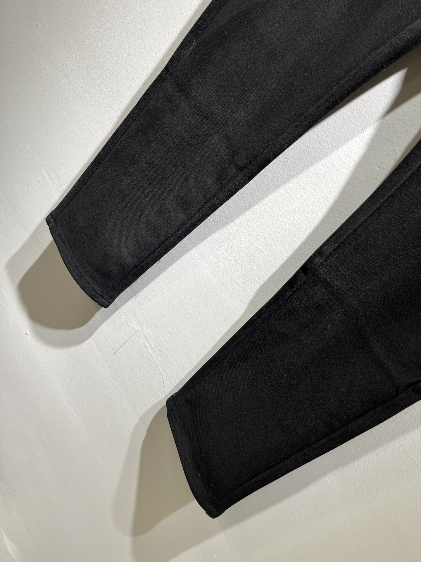 BURBER*Y巴*莉 2025秋冬男士休闲西裤，男士经典基础款小直筒裤 简洁纯色百搭款五金logo辅料