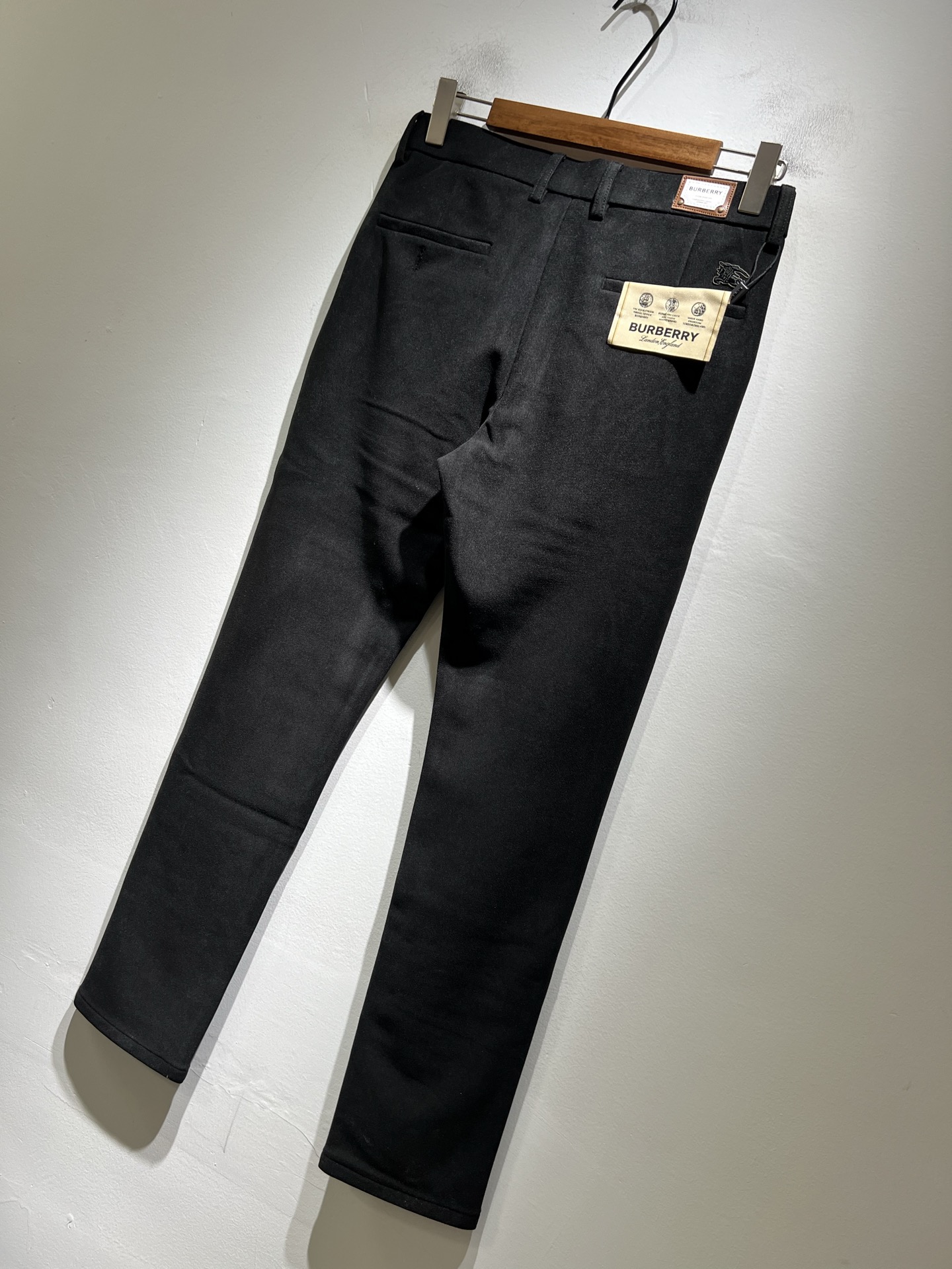 BURBER*Y巴*莉 2025秋冬男士休闲西裤，男士经典基础款小直筒裤 简洁纯色百搭款五金logo辅料