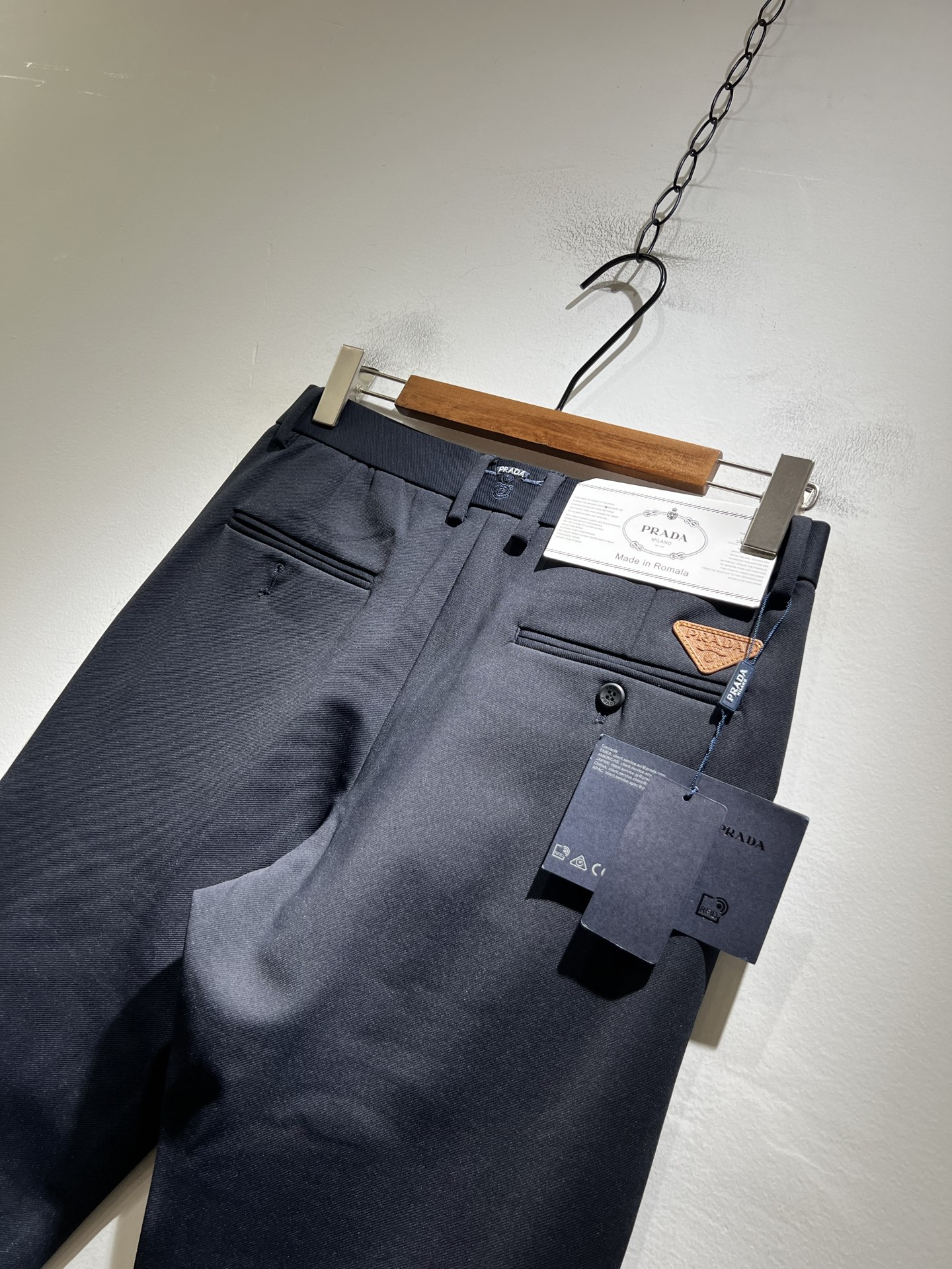 PRA*DA 普*达 2025秋冬新款百搭西裤，男士经典商务休闲基础长裤西裤！贸易公司渠道稀出，领先官网