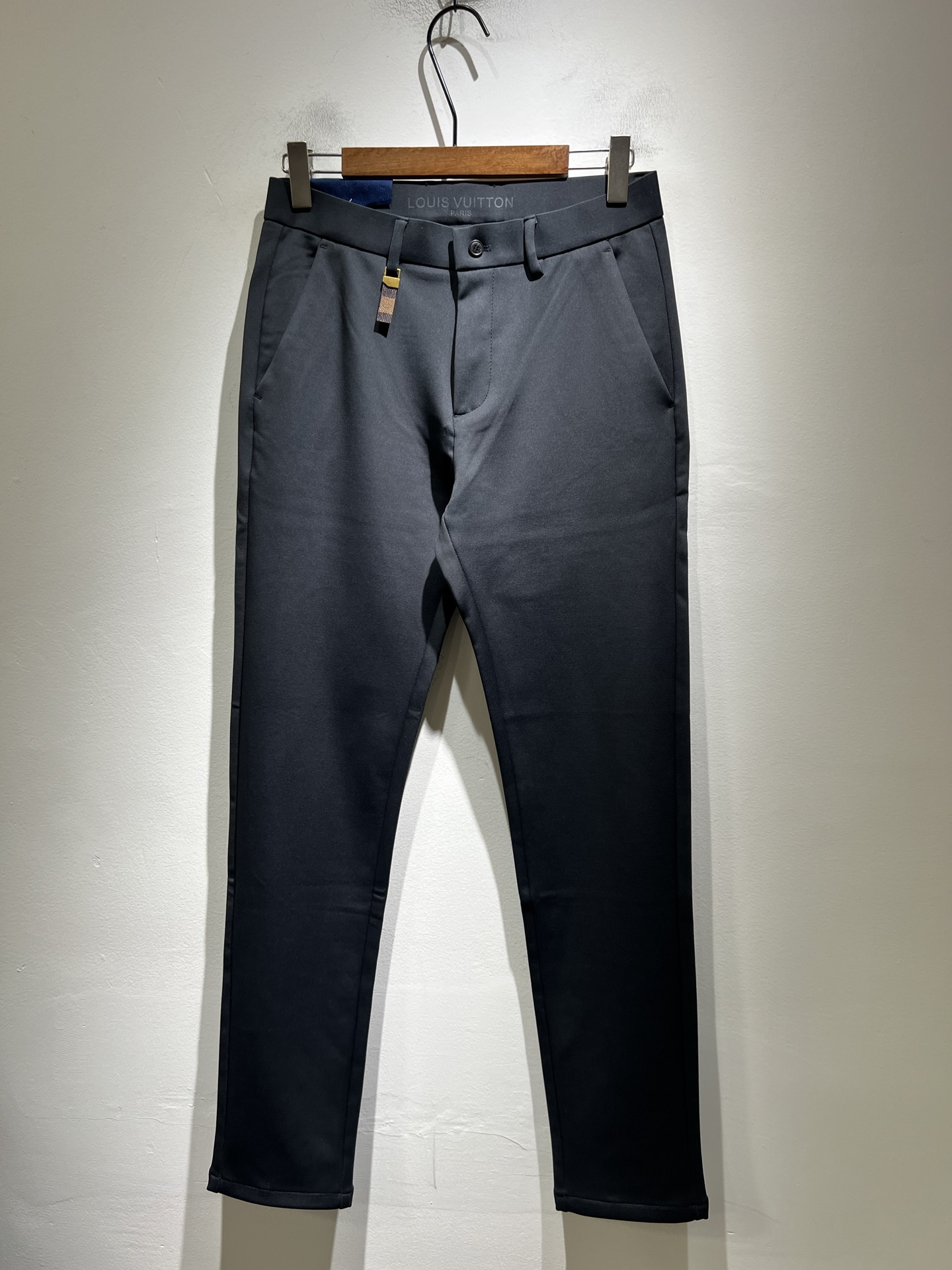 LouisVuitt*路易*登 2025秋冬新款男士休闲西裤，男士经典时尚百搭商务休闲西裤! 都市精英商