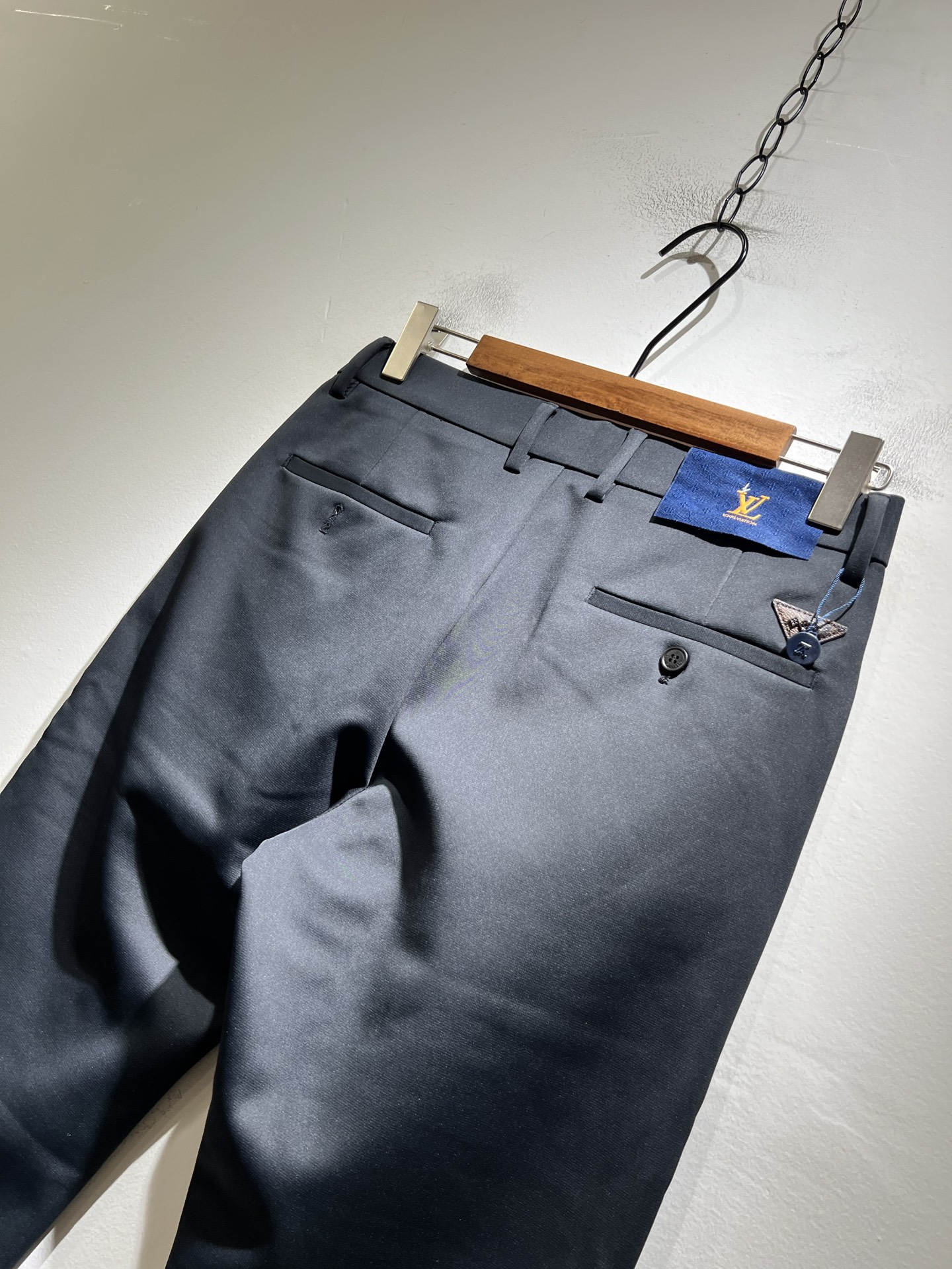 LouisVuitt*路易*登 2025秋冬新款男士休闲西裤，男士经典时尚百搭商务休闲西裤! 都市精英商