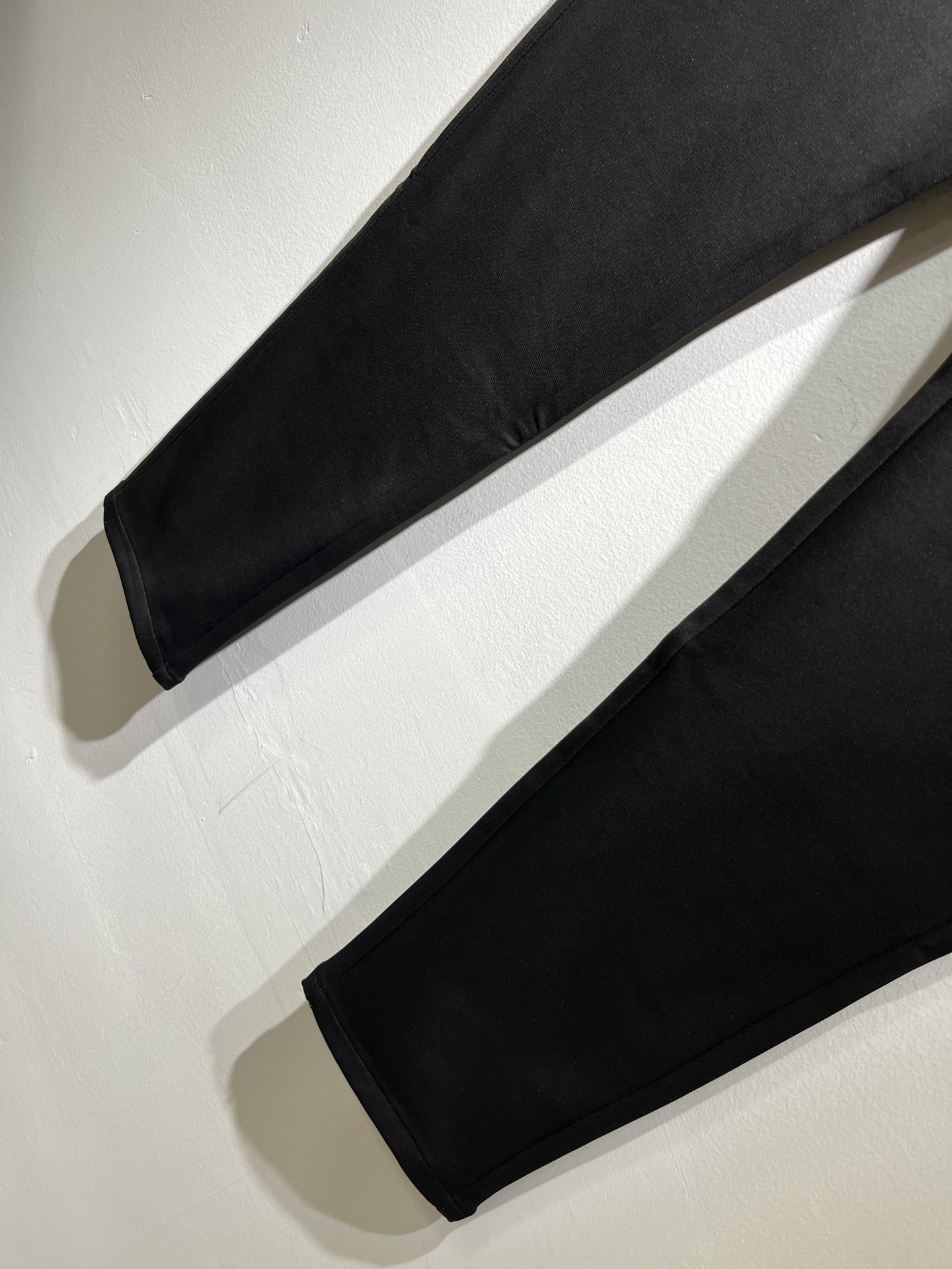 LouisVuitt*路易*登 2025秋冬新款男士休闲西裤，男士经典时尚百搭商务休闲西裤! 都市精英商