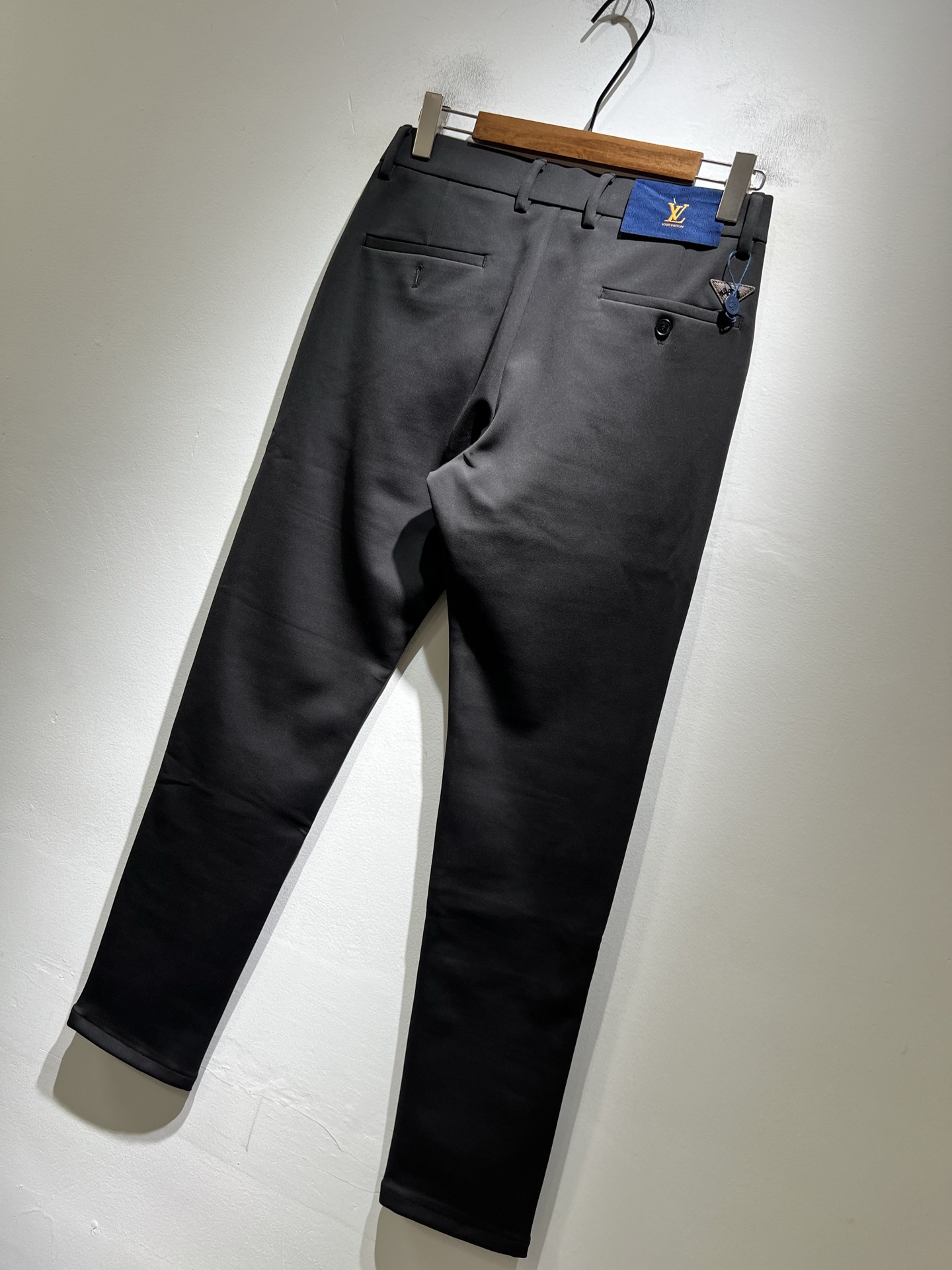 LouisVuitt*路易*登 2025秋冬新款男士休闲西裤，男士经典时尚百搭商务休闲西裤! 都市精英商