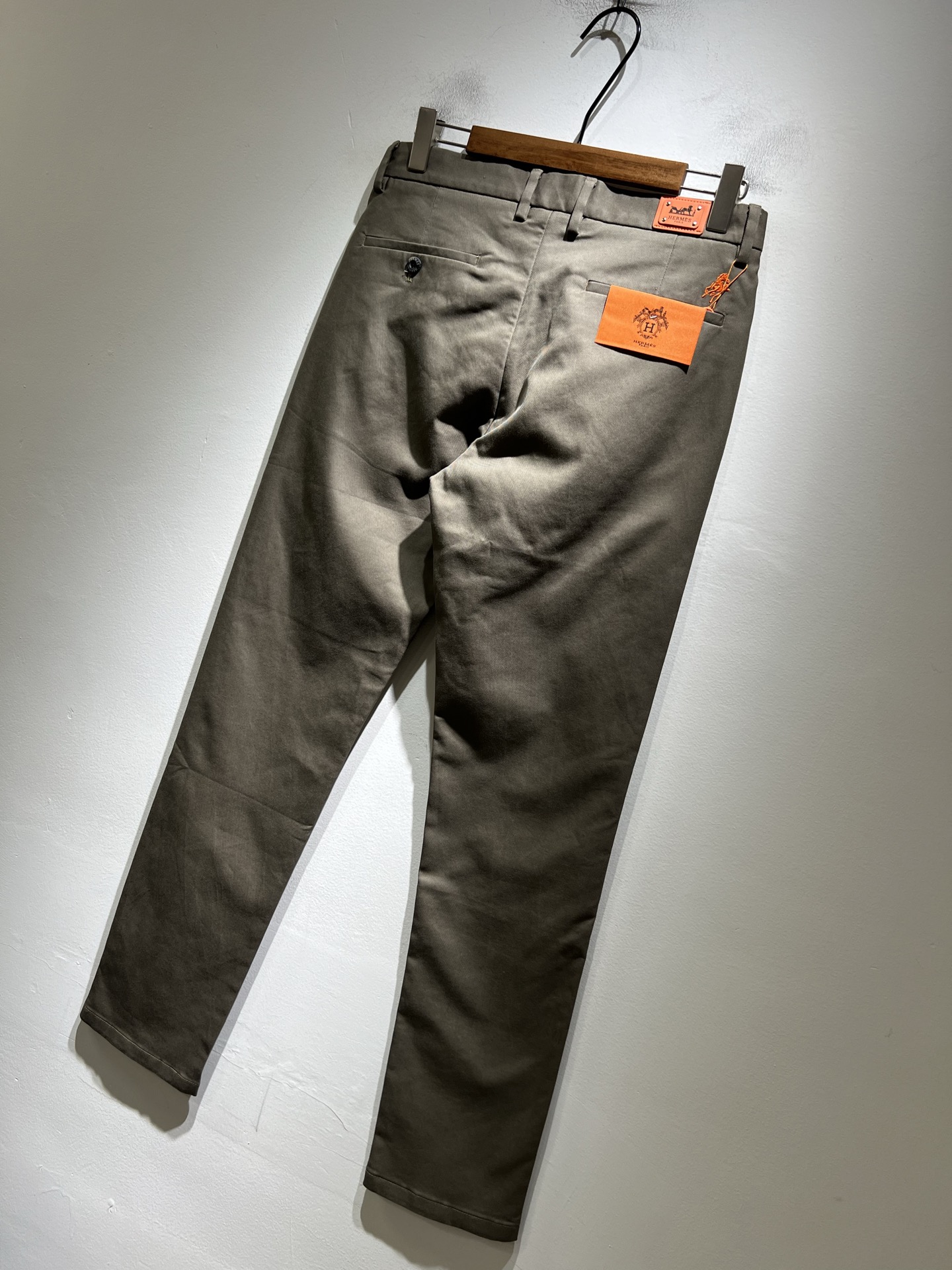 HERM*S 爱*仕 2025秋冬男士高端休闲西裤 海外贸易公司渠道订单 ！男士商务修身直筒西裤！上海恒