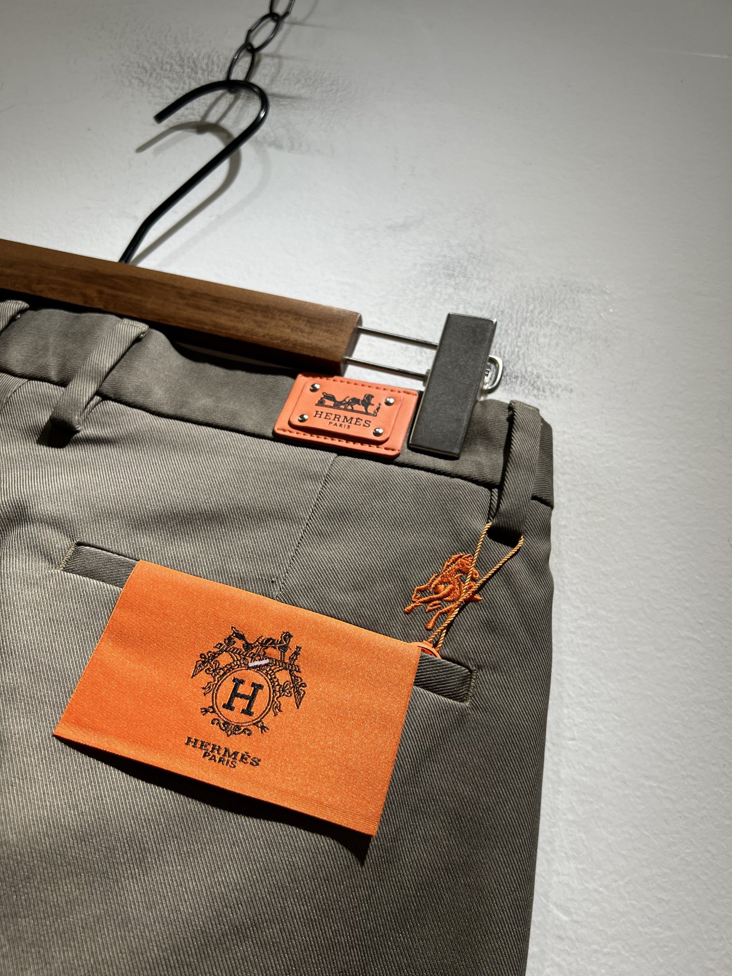 HERM*S 爱*仕 2025秋冬男士高端休闲西裤 海外贸易公司渠道订单 ！男士商务修身直筒西裤！上海恒