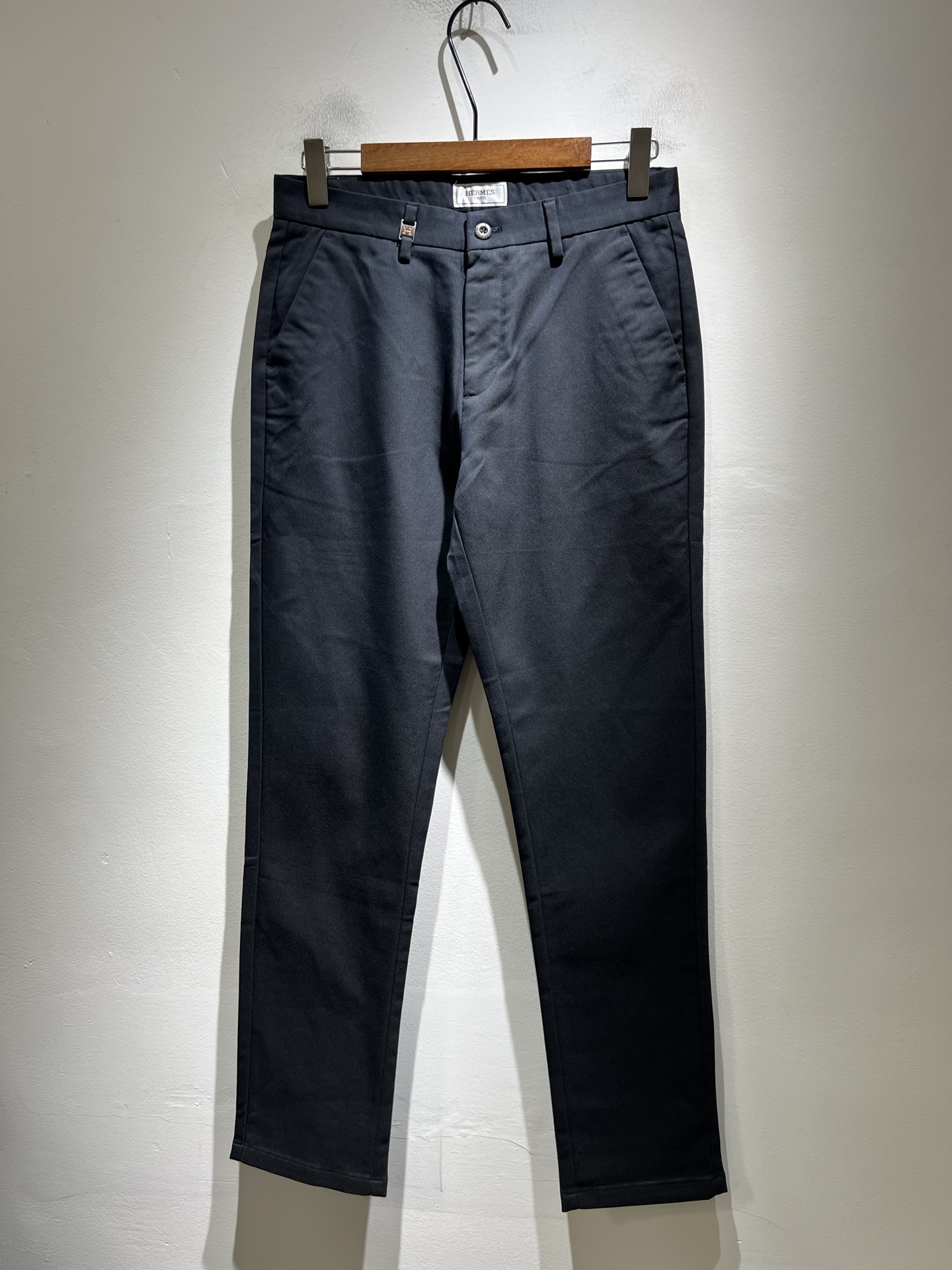 HERM*S 爱*仕 2025秋冬男士高端休闲西裤 海外贸易公司渠道订单 ！男士商务修身直筒西裤！上海恒