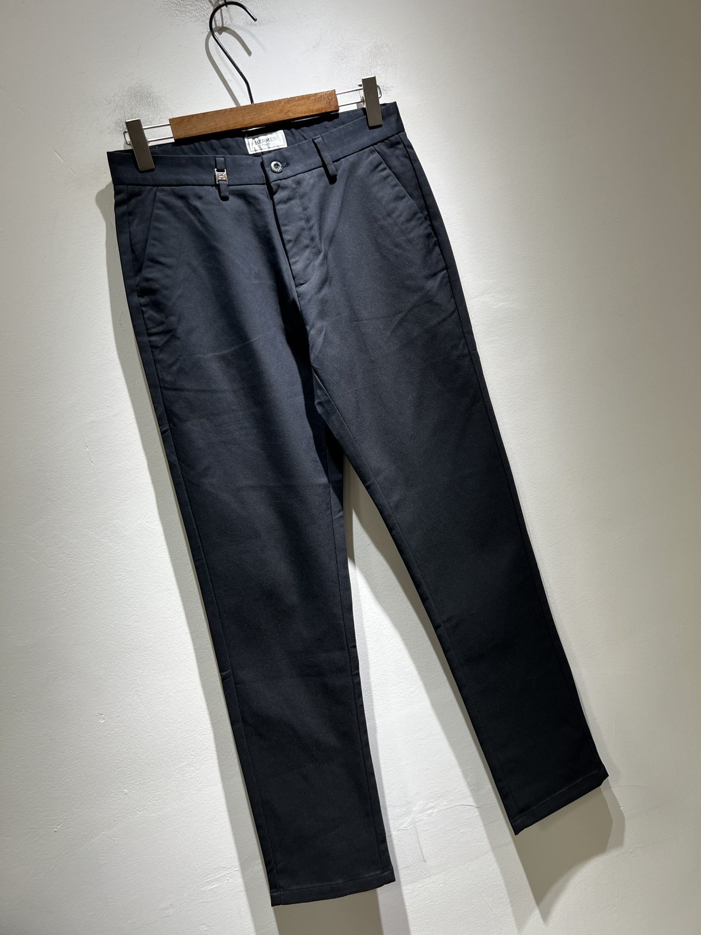 HERM*S 爱*仕 2025秋冬男士高端休闲西裤 海外贸易公司渠道订单 ！男士商务修身直筒西裤！上海恒