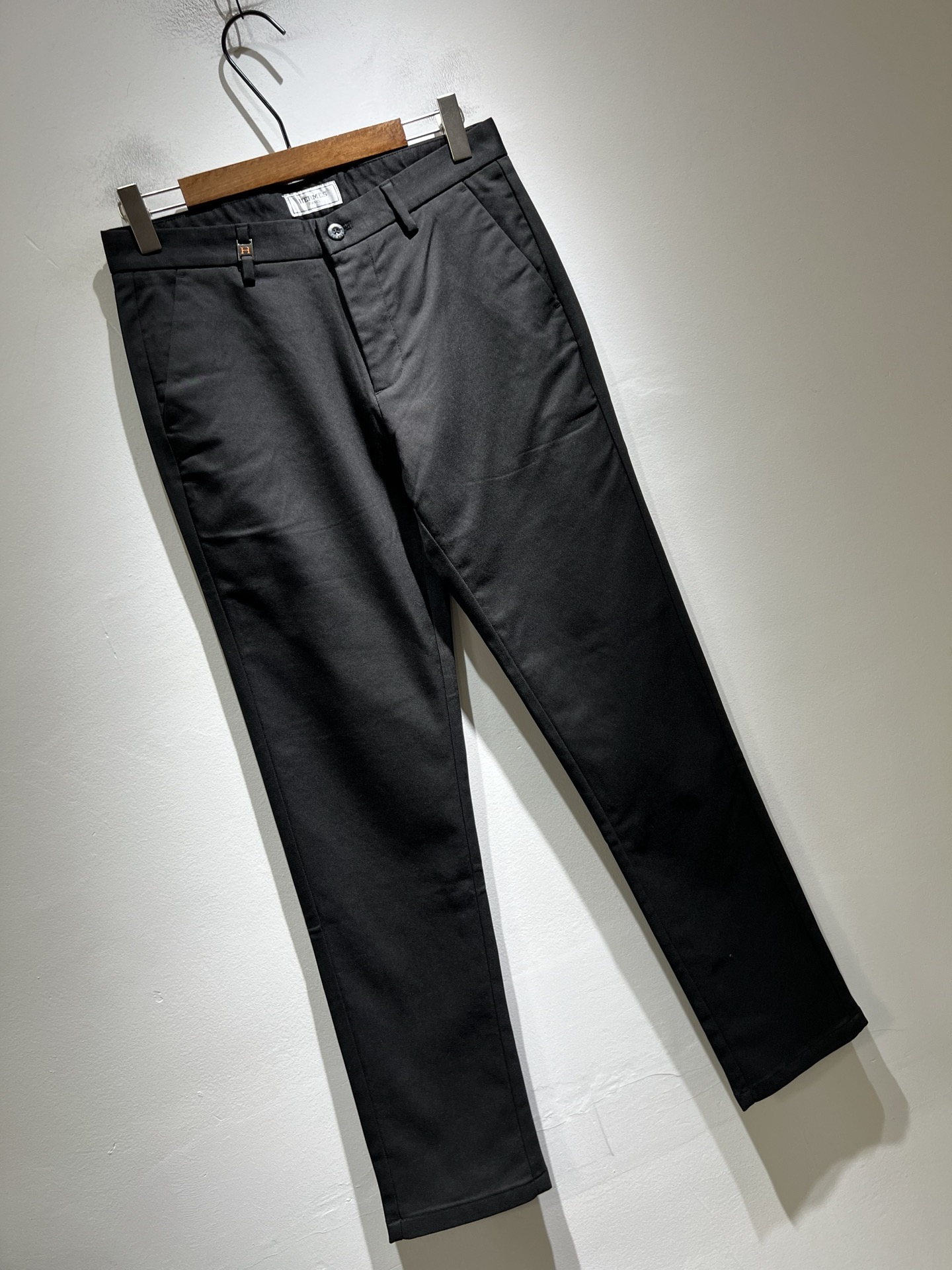 HERM*S 爱*仕 2025秋冬男士高端休闲西裤 海外贸易公司渠道订单 ！男士商务修身直筒西裤！上海恒