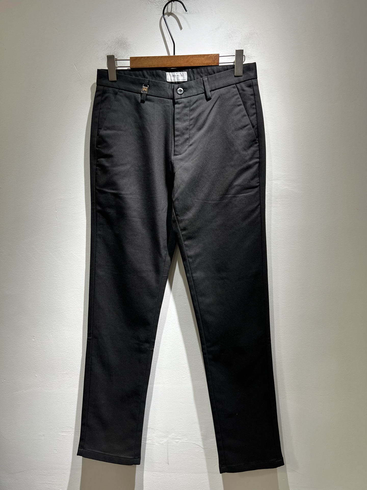 HERM*S 爱*仕 2025秋冬男士高端休闲西裤 海外贸易公司渠道订单 ！男士商务修身直筒西裤！上海恒