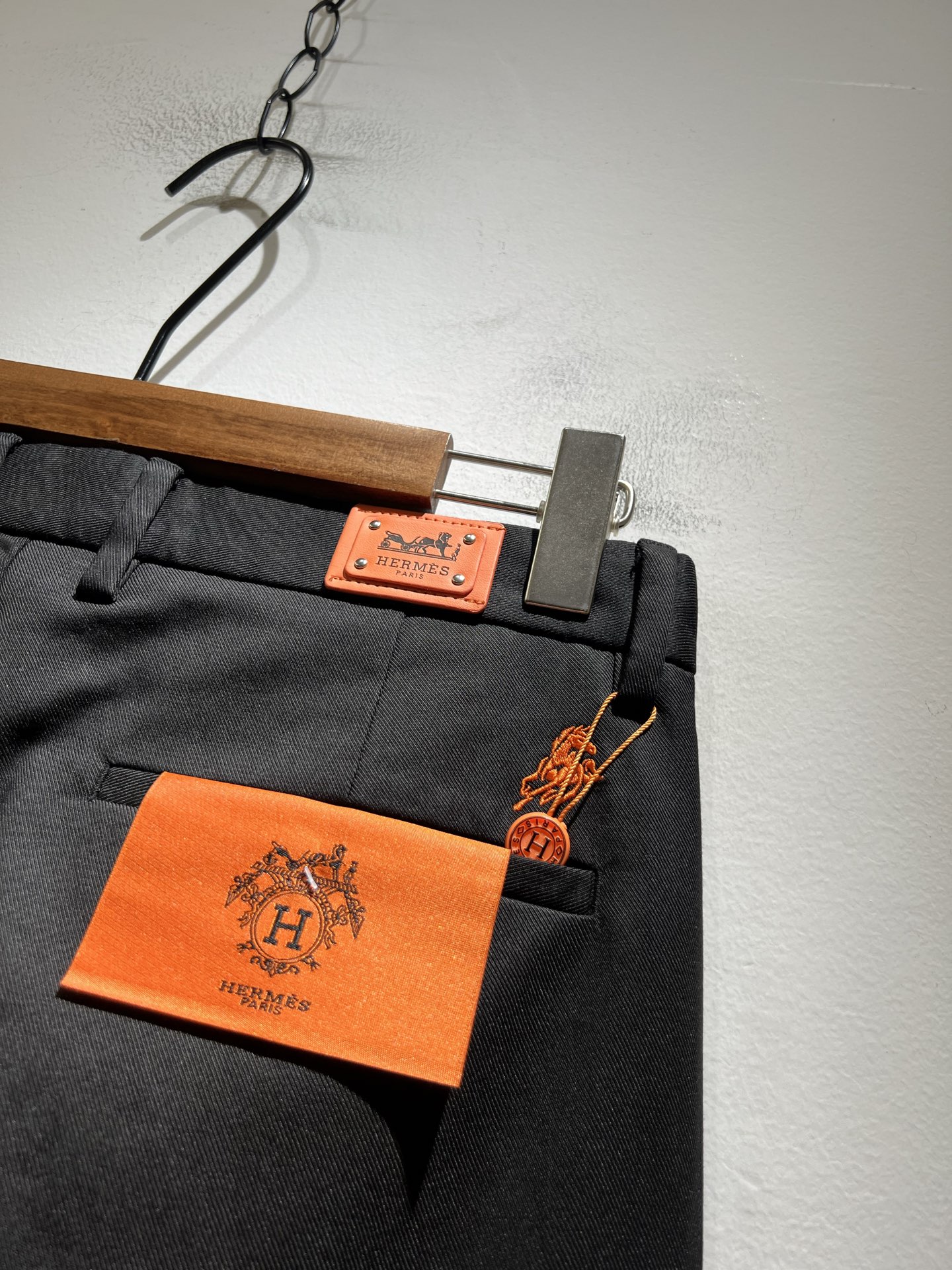 HERM*S 爱*仕 2025秋冬男士高端休闲西裤 海外贸易公司渠道订单 ！男士商务修身直筒西裤！上海恒