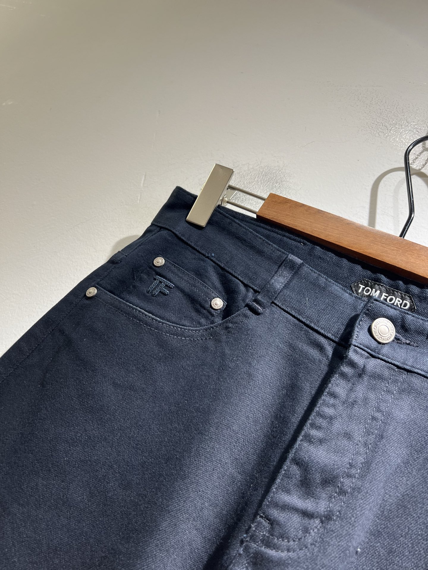 TOM FORD 汤姆福特 2025秋冬新品男士休闲裤，最新的贸易订单全品相！上身舒适透气，不僵硬，整体