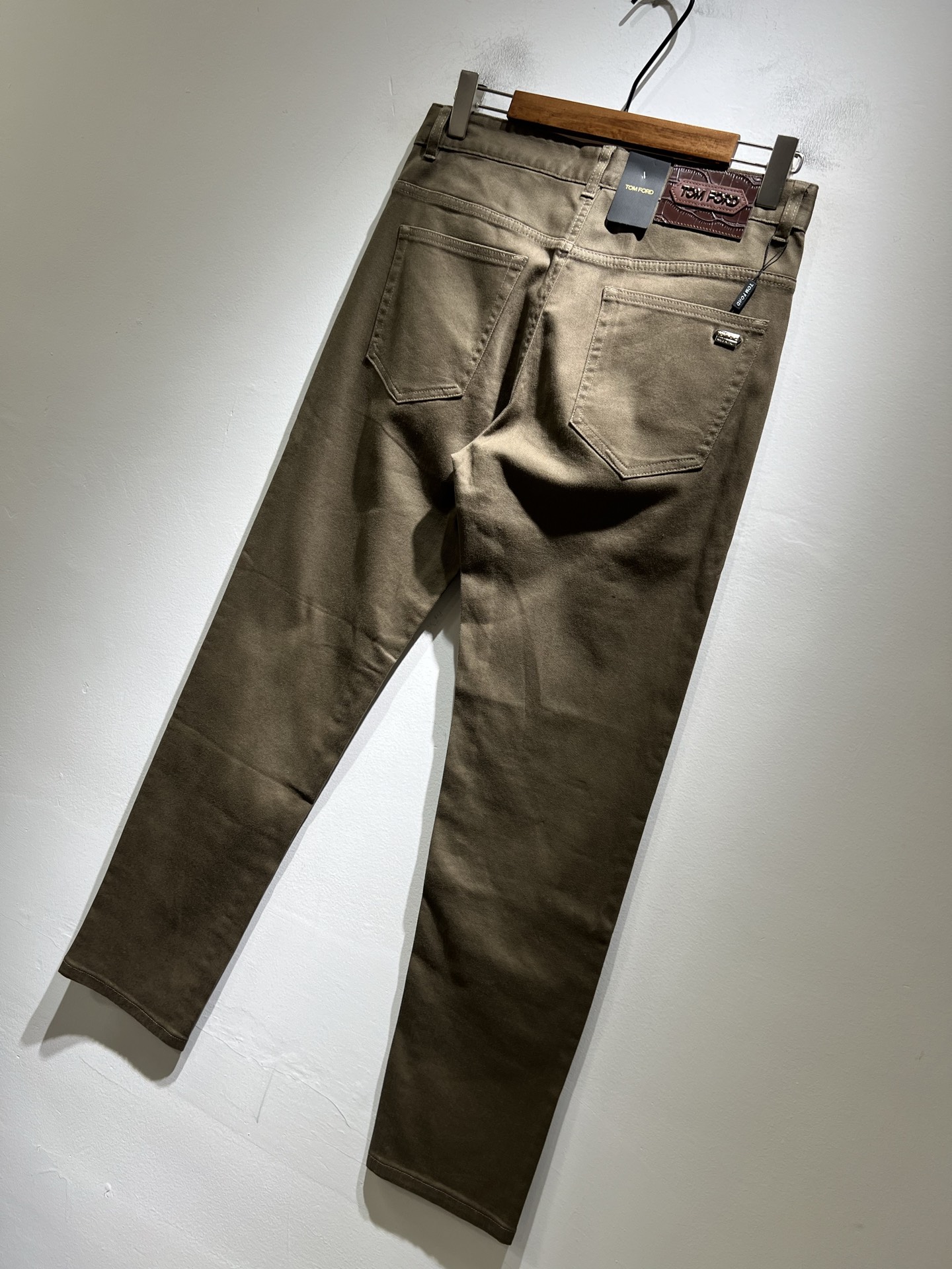 TOM FORD 汤姆福特 2025秋冬新品男士休闲裤，最新的贸易订单全品相！上身舒适透气，不僵硬，整体