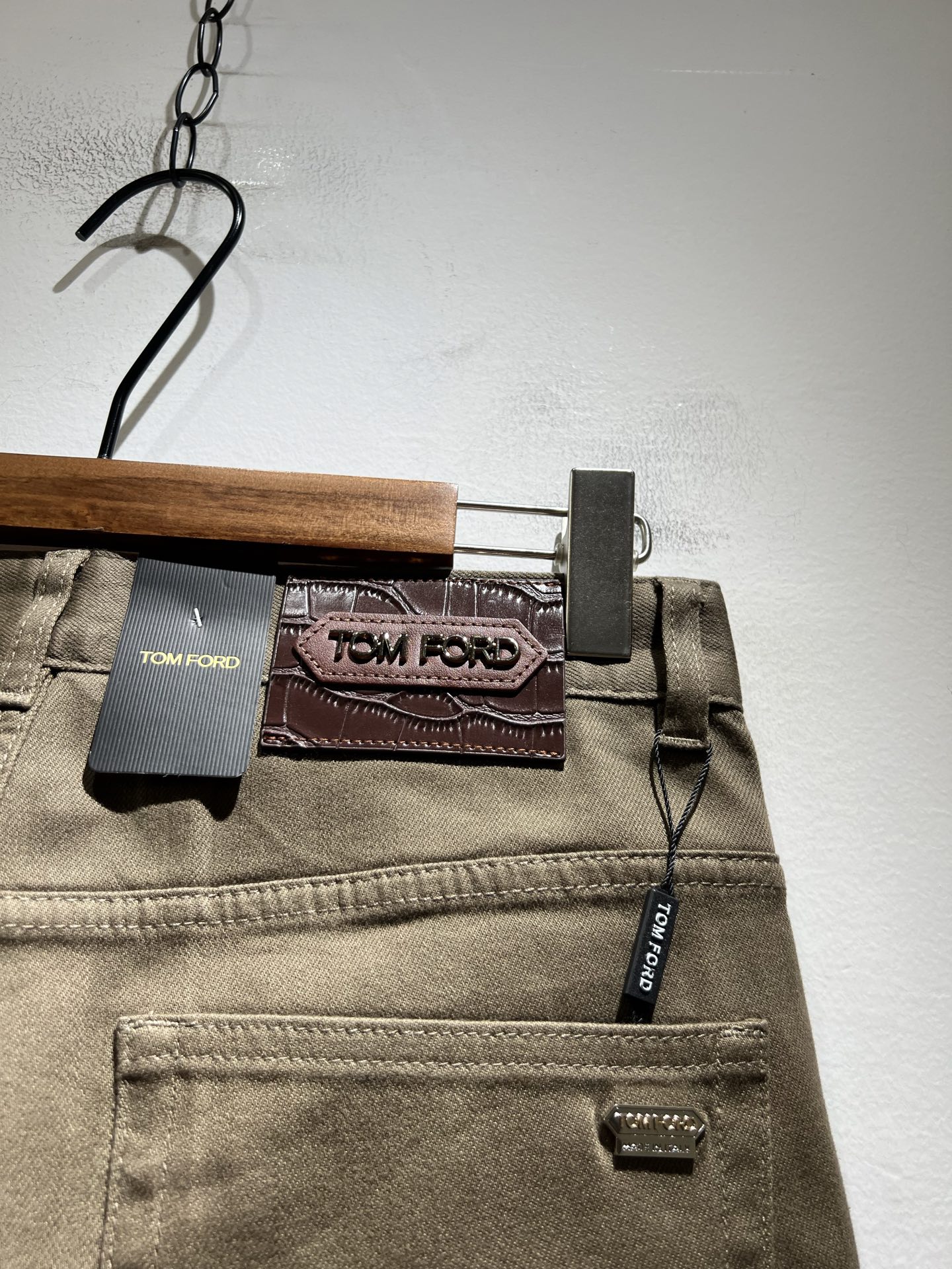 TOM FORD 汤姆福特 2025秋冬新品男士休闲裤，最新的贸易订单全品相！上身舒适透气，不僵硬，整体