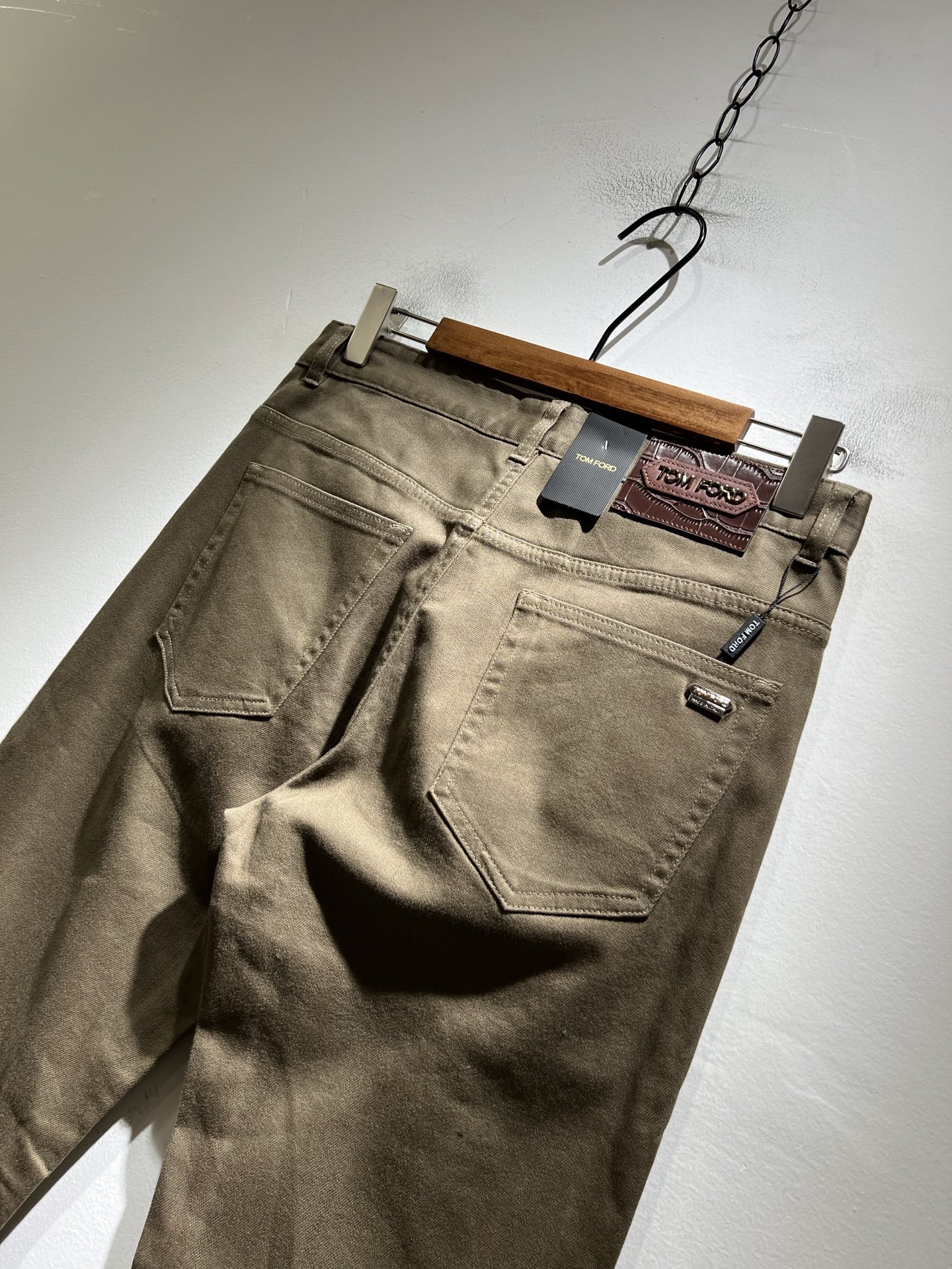 TOM FORD 汤姆福特 2025秋冬新品男士休闲裤，最新的贸易订单全品相！上身舒适透气，不僵硬，整体