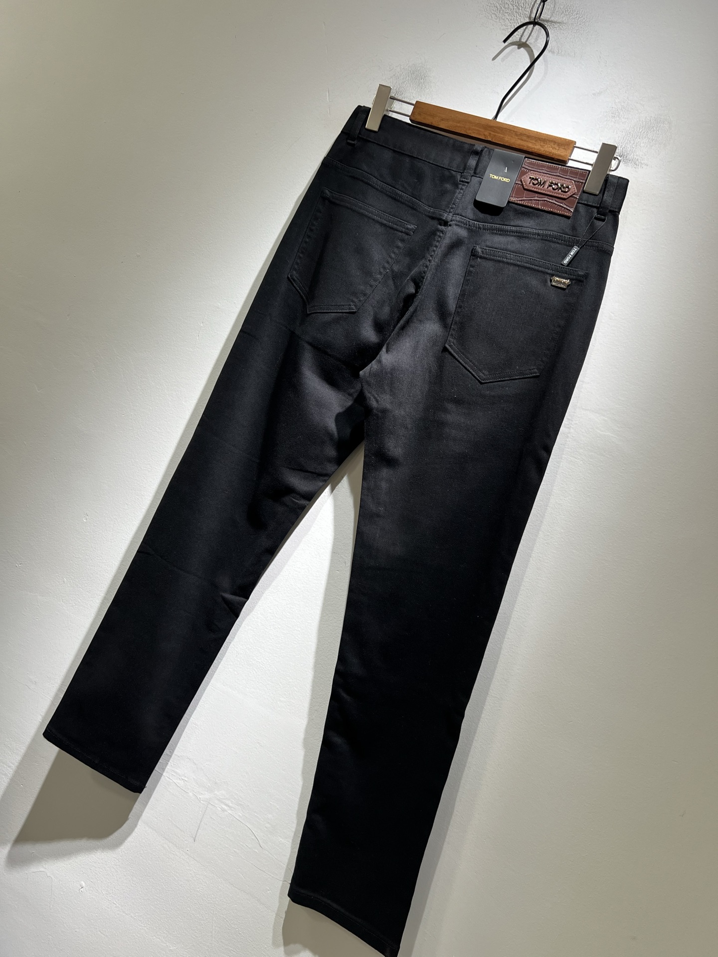 TOM FORD 汤姆福特 2025秋冬新品男士休闲裤，最新的贸易订单全品相！上身舒适透气，不僵硬，整体