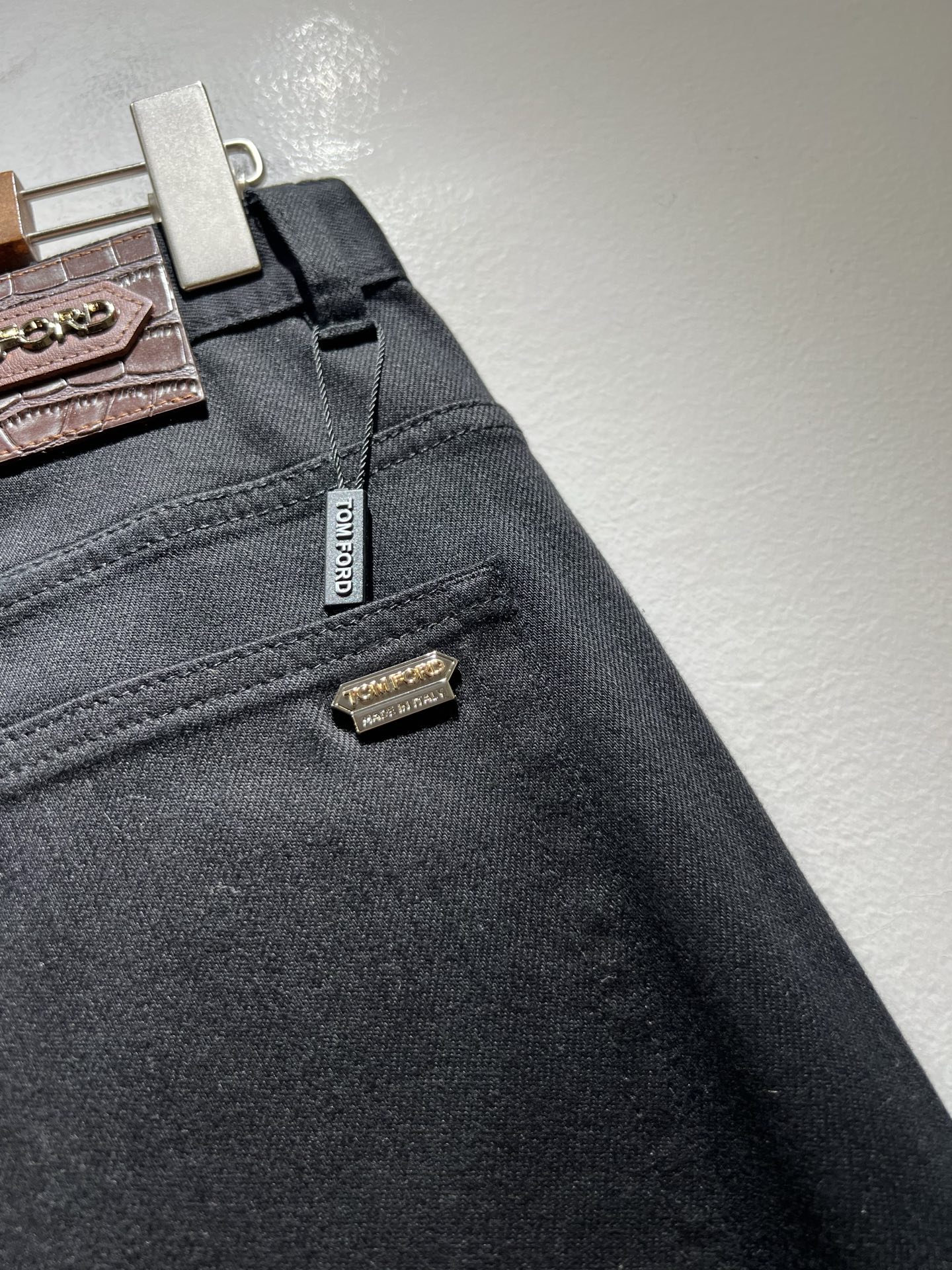 TOM FORD 汤姆福特 2025秋冬新品男士休闲裤，最新的贸易订单全品相！上身舒适透气，不僵硬，整体