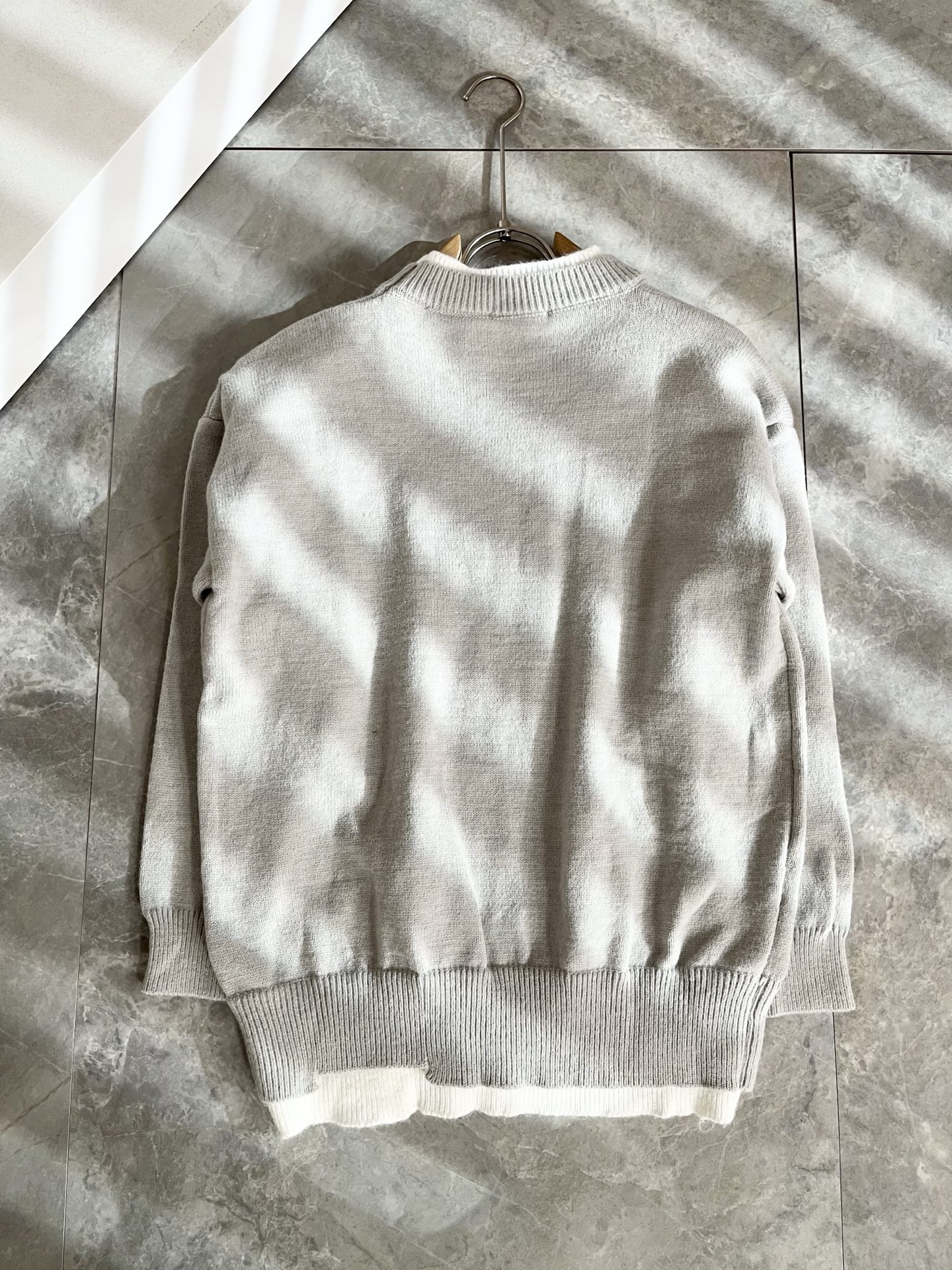 PRAD*A普*达2025秋冬新款男士针织羊毛衫，最新款全网独家首上！！~既经典有时尚百搭，谁不爱啊，将