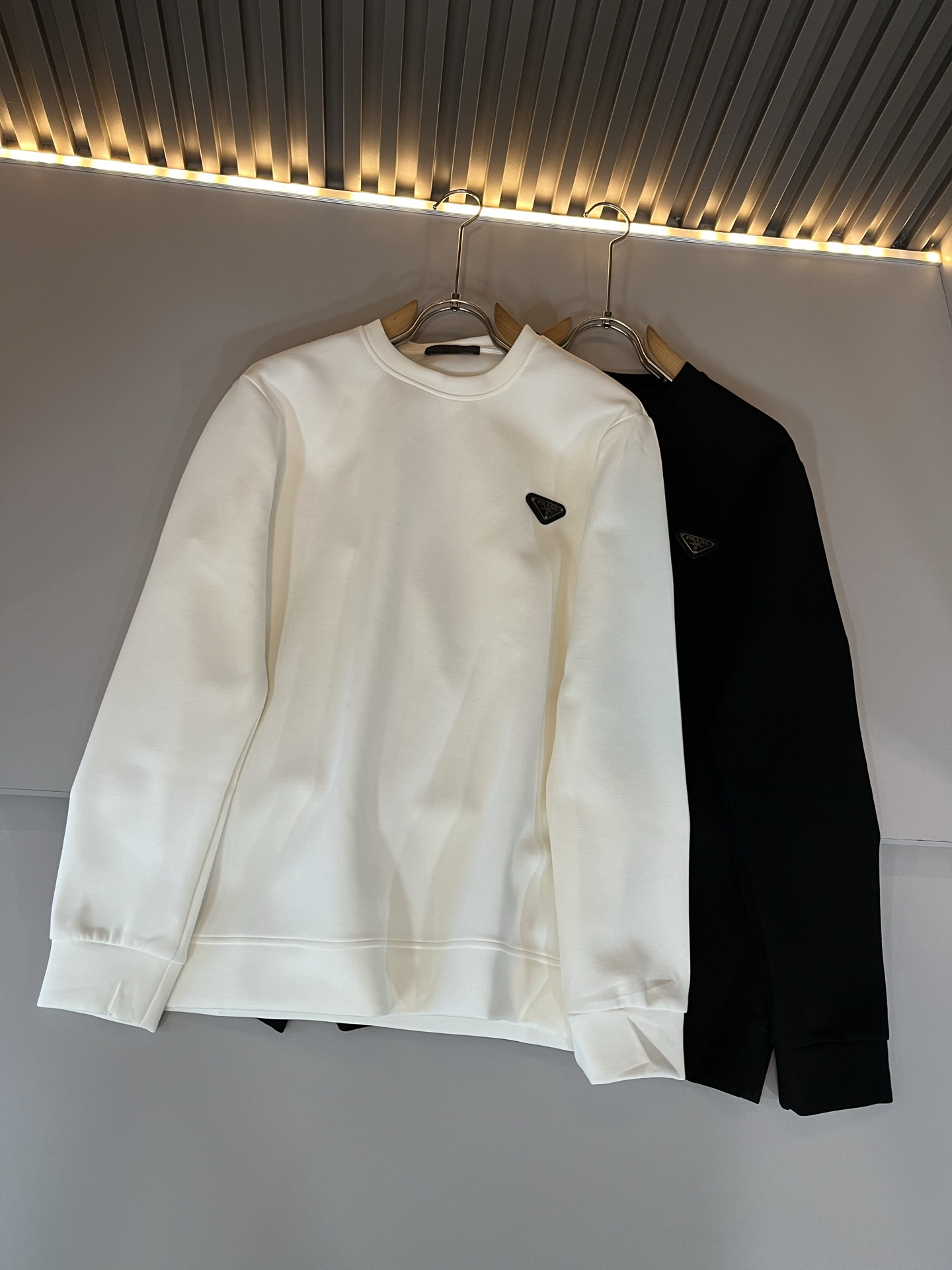 【⚠️最大穿240斤】 PRAD*A普*达2025秋冬新款男女同款👫卫衣，最新款全网独家首上！！~既经典