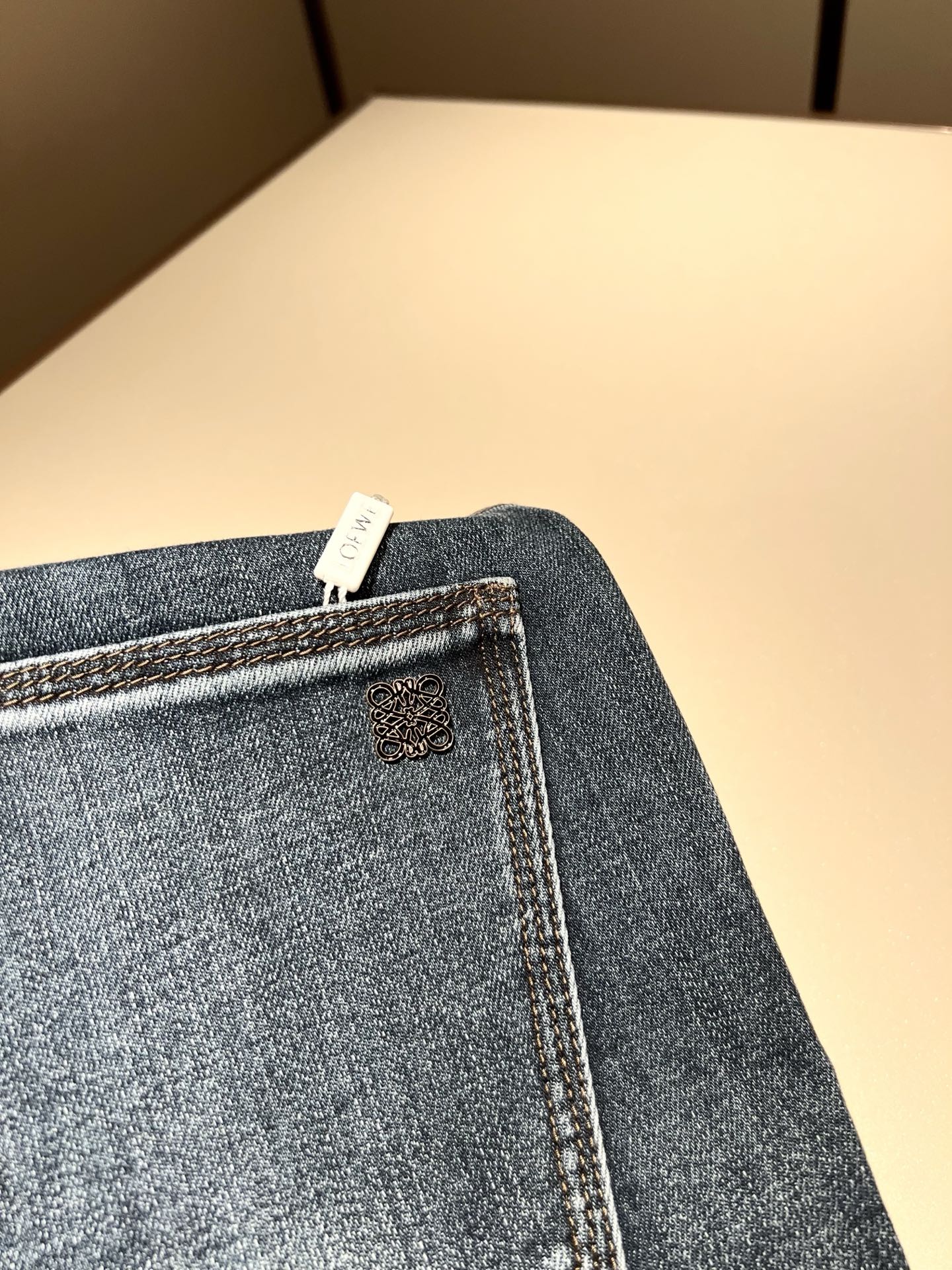 LO*WE/罗*威2025秋冬新品男士时装款高端休闲裤，香港洋行渠道货，日本原厂出品，纯血统品质，完美延