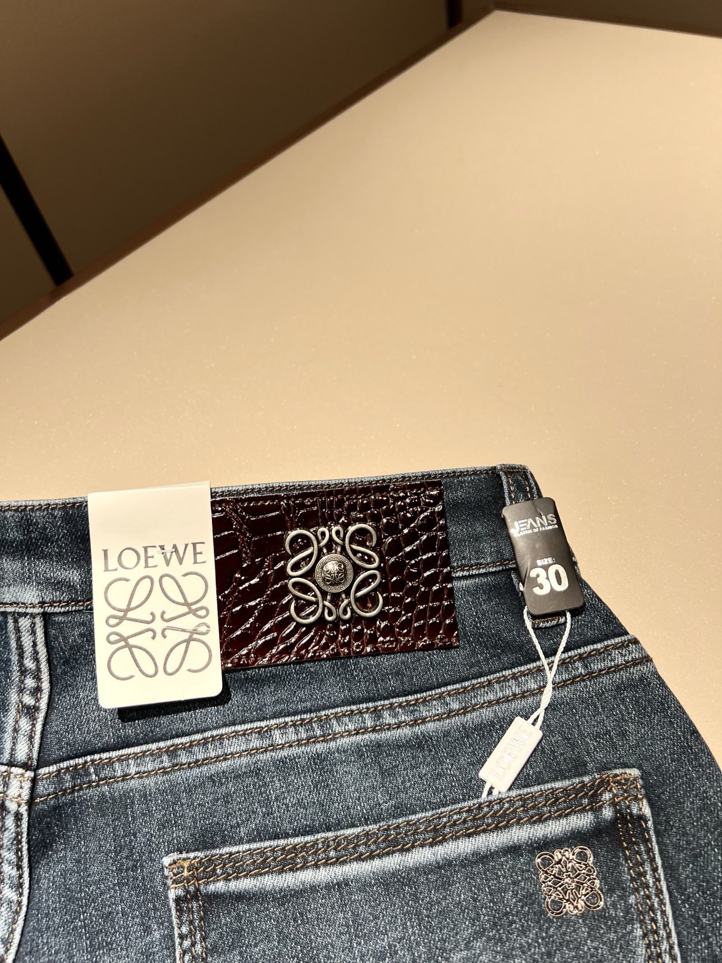 LO*WE/罗*威2025秋冬新品男士时装款高端休闲裤，香港洋行渠道货，日本原厂出品，纯血统品质，完美延