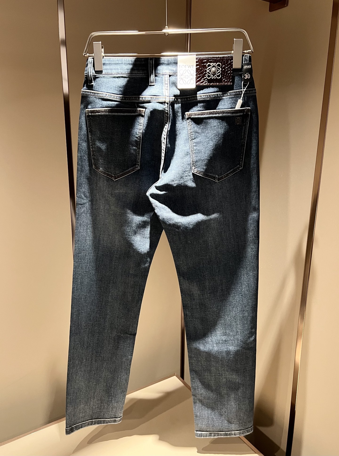 LO*WE/罗*威2025秋冬新品男士时装款高端休闲裤，香港洋行渠道货，日本原厂出品，纯血统品质，完美延