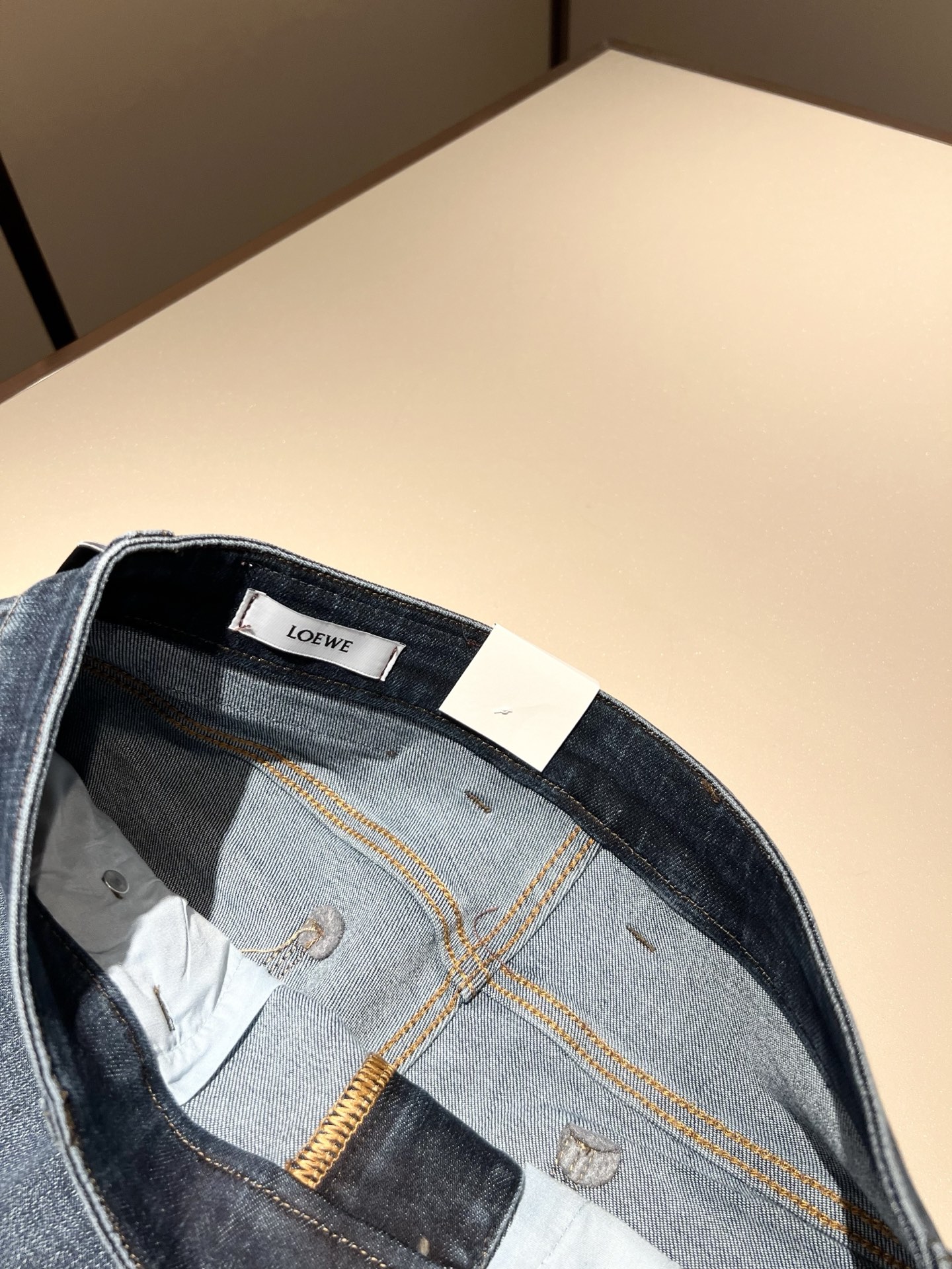 LO*WE/罗*威2025秋冬新品男士时装款高端休闲裤，香港洋行渠道货，日本原厂出品，纯血统品质，完美延