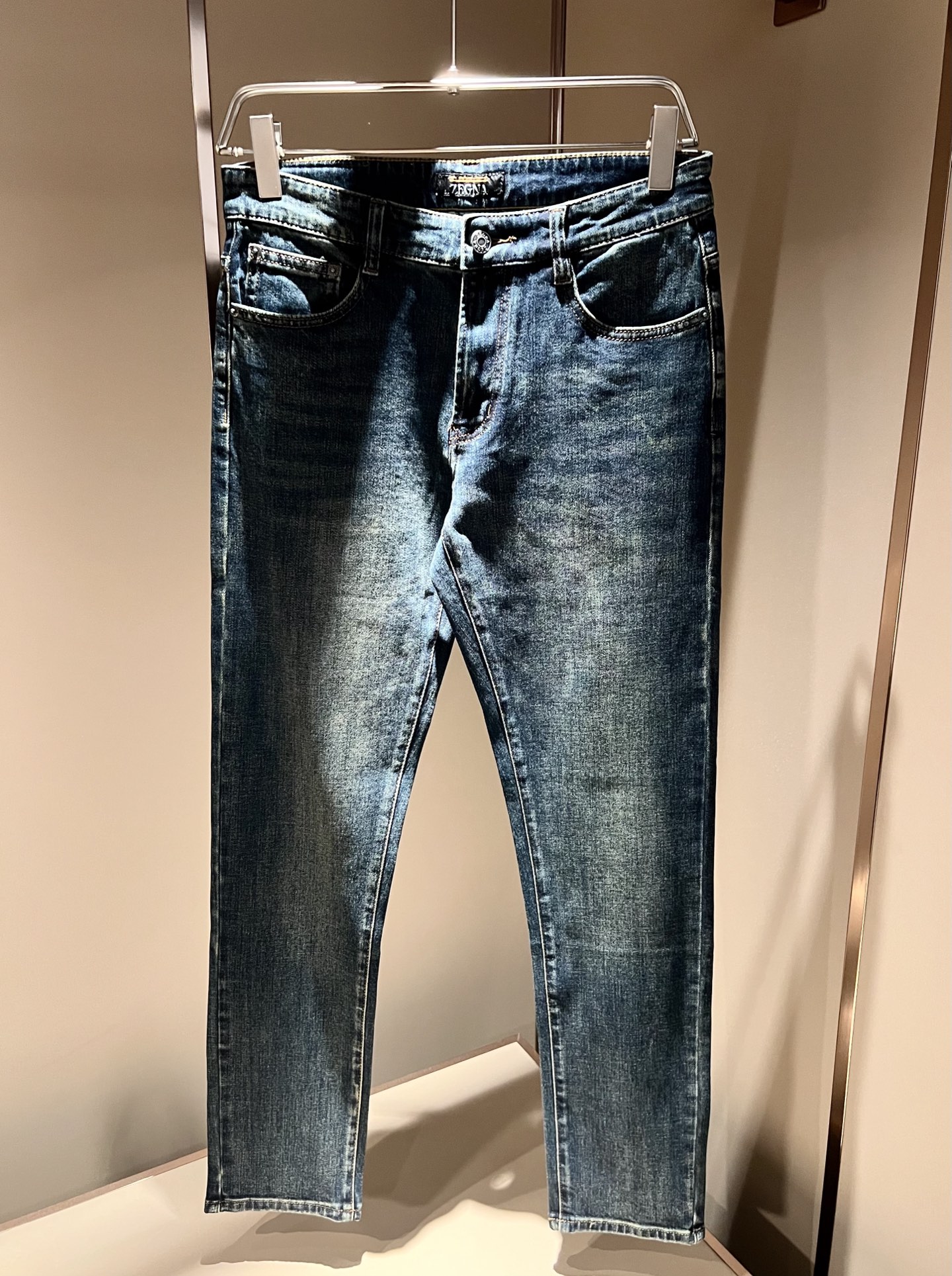 Zegna 杰尼亚 2025秋冬新款男士休闲牛仔裤，压轴的渠道货出现了！！柜台同步销售！ 毫不夸张的说，