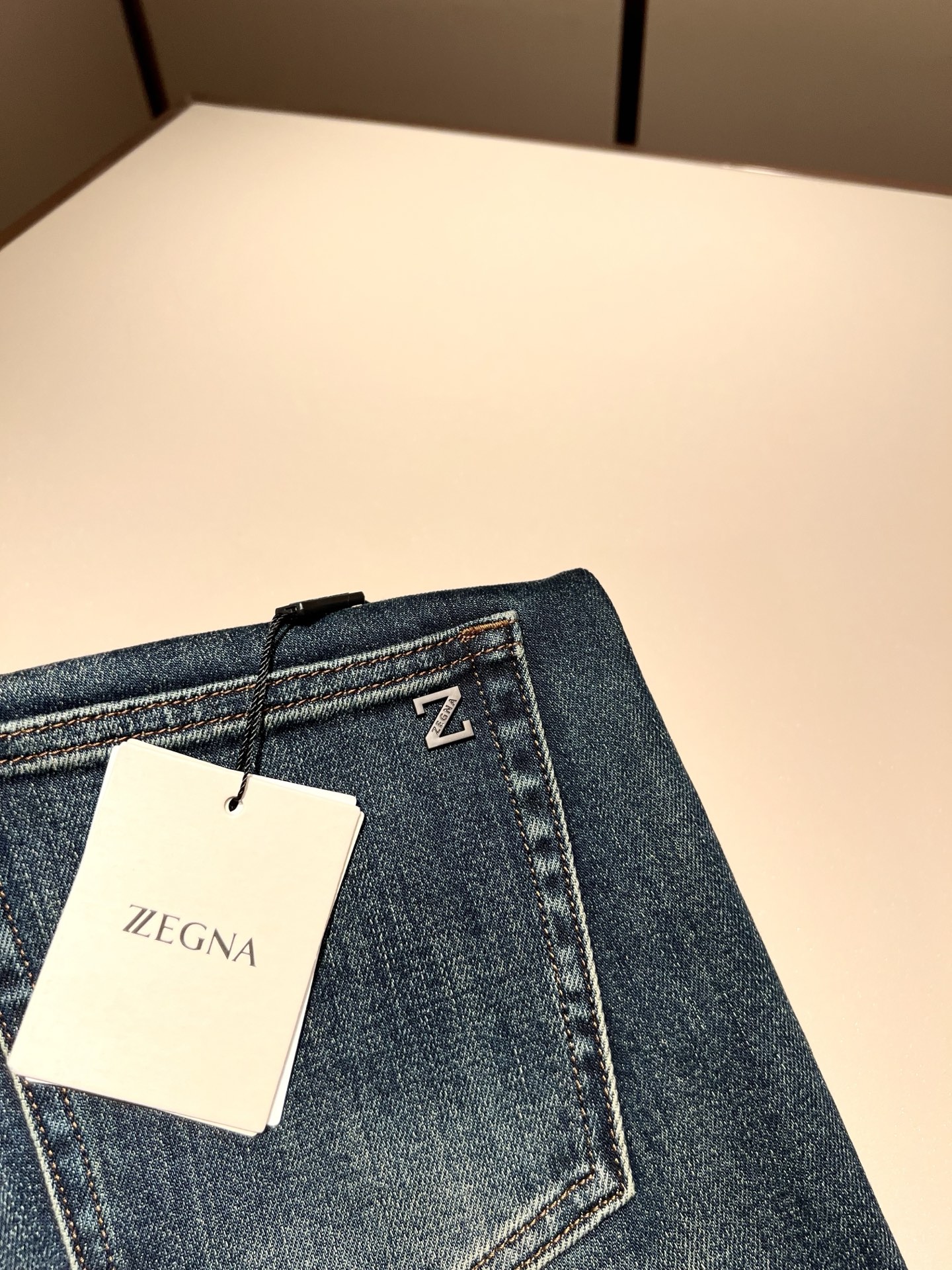 Zegna 杰尼亚 2025秋冬新款男士休闲牛仔裤，压轴的渠道货出现了！！柜台同步销售！ 毫不夸张的说，