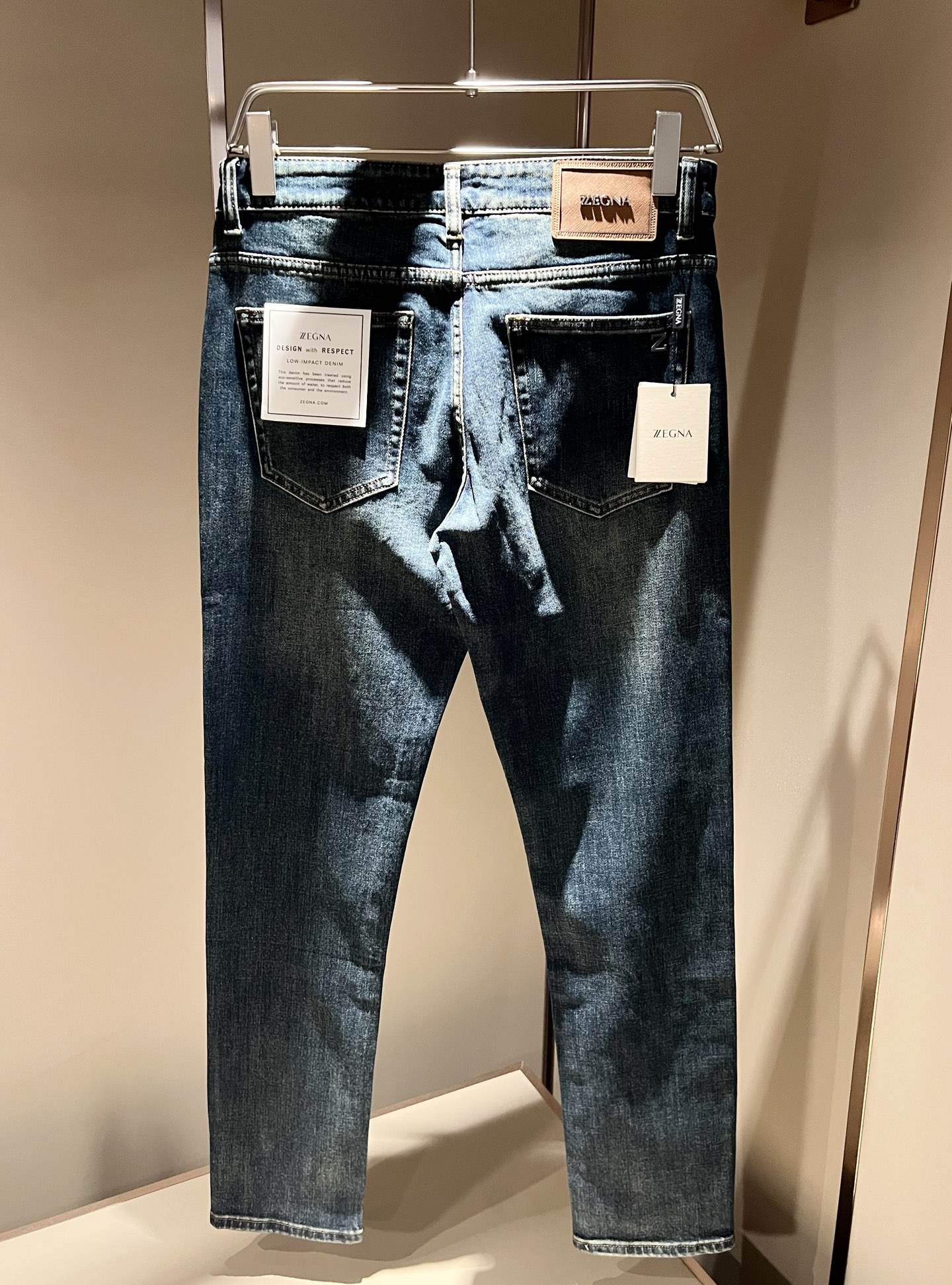 Zegna 杰尼亚 2025秋冬新款男士休闲牛仔裤，压轴的渠道货出现了！！柜台同步销售！ 毫不夸张的说，