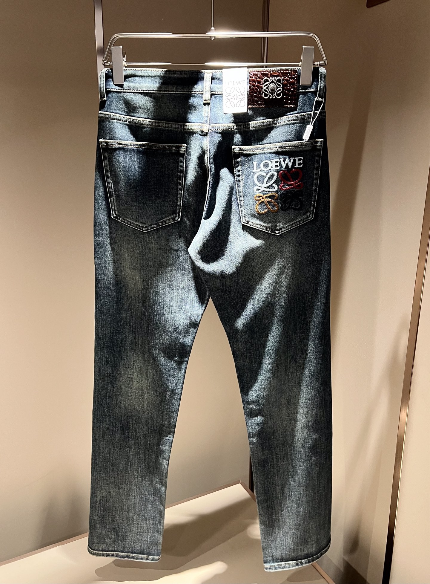 LO*WE/罗*威2025秋冬新品男士时装款高端休闲裤，香港洋行渠道货，日本原厂出品，纯血统品质，完美延