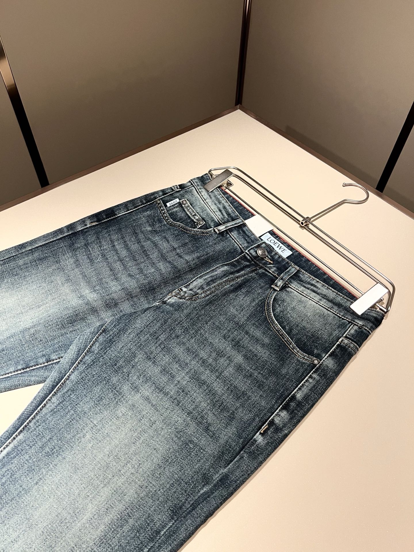 LO*WE/罗*威2025秋冬新品男士时装款高端休闲裤，香港洋行渠道货，日本原厂出品，纯血统品质，完美延