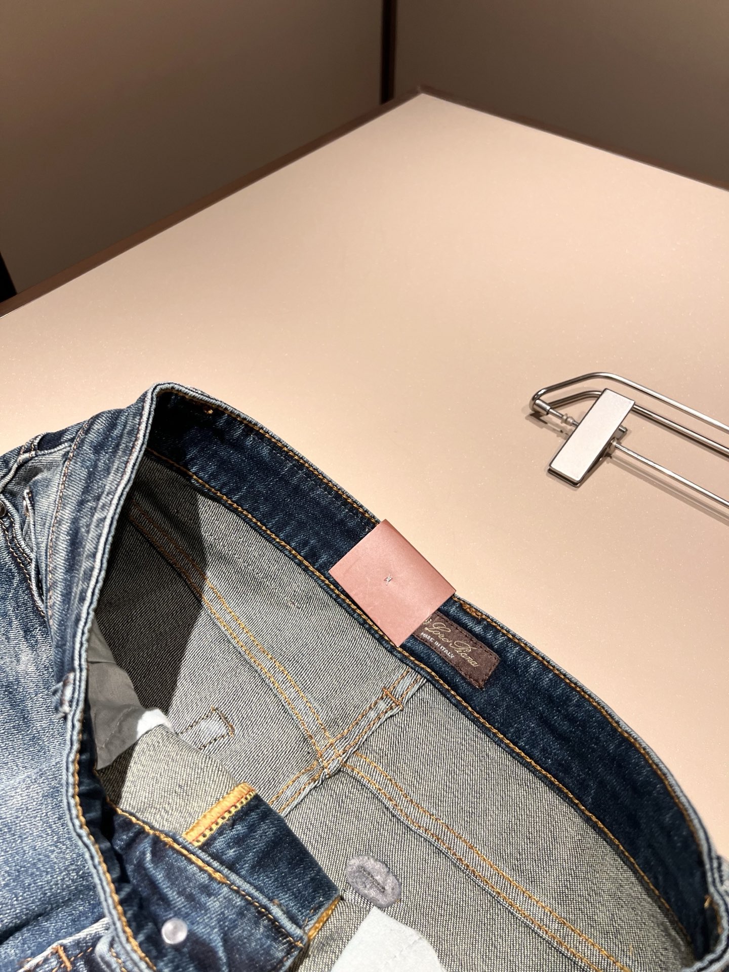 Loro Piana诺悠翩雅 2025秋冬新品男士时装款高端休闲裤，香港洋行渠道货，日本原厂出品，纯血统