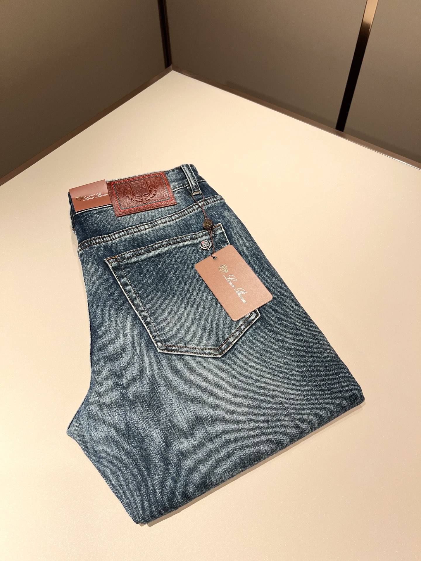 Loro Piana诺悠翩雅 2025秋冬新品男士时装款高端休闲裤，香港洋行渠道货，日本原厂出品，纯血统