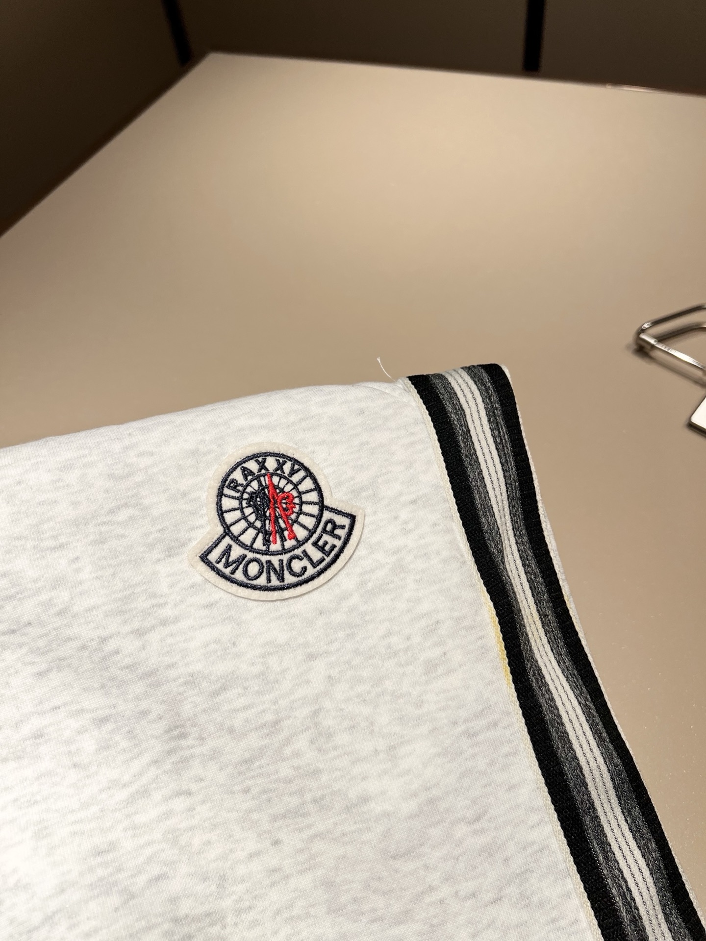 Moncl*r蒙*口 2025秋冬新款男士休闲套装！今年的专柜新品，男士超软面料帅酷爆款 时尚都市百搭款