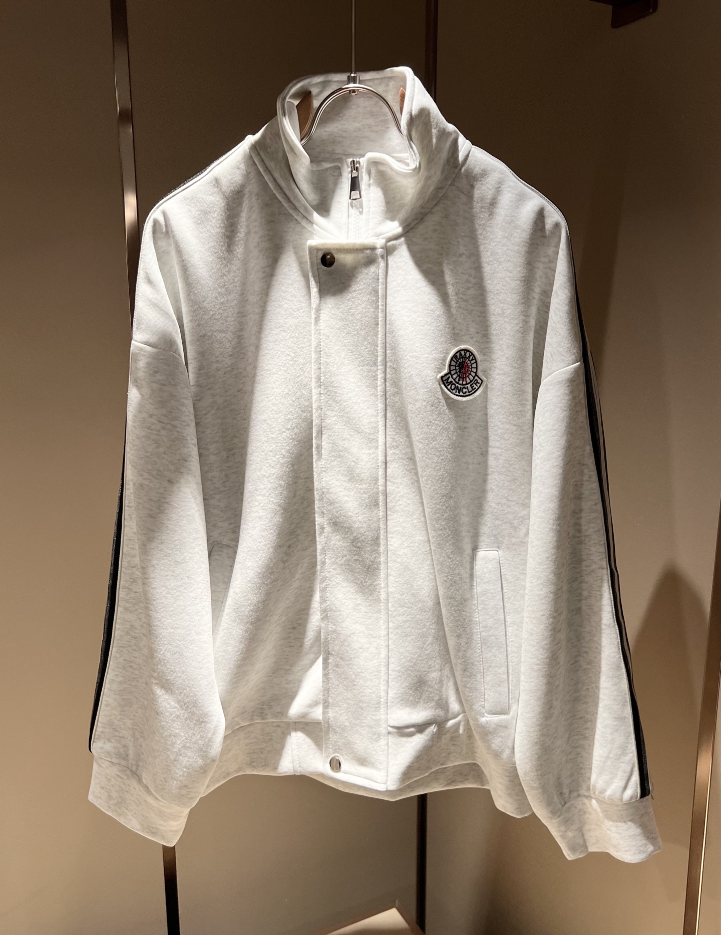 Moncl*r蒙*口 2025秋冬新款男士休闲套装！今年的专柜新品，男士超软面料帅酷爆款 时尚都市百搭款