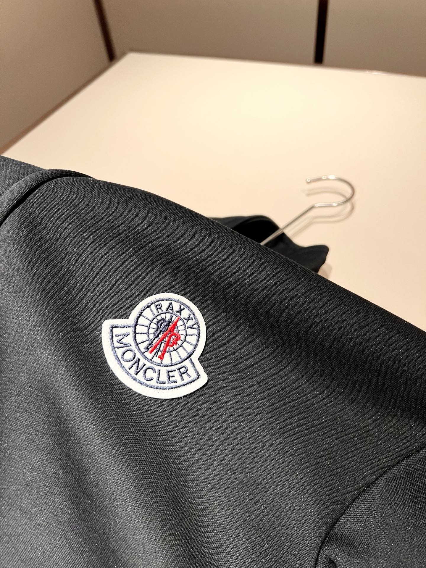 Moncl*r蒙*口 2025秋冬新款男士休闲套装！今年的专柜新品，男士超软面料帅酷爆款 时尚都市百搭款