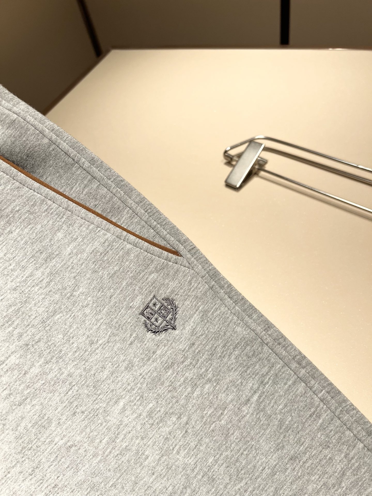 Loro Piana诺悠翩雅 2025秋冬男士套装，最新的贸易订单全品相！！网红款！上身舒适透气，不僵硬