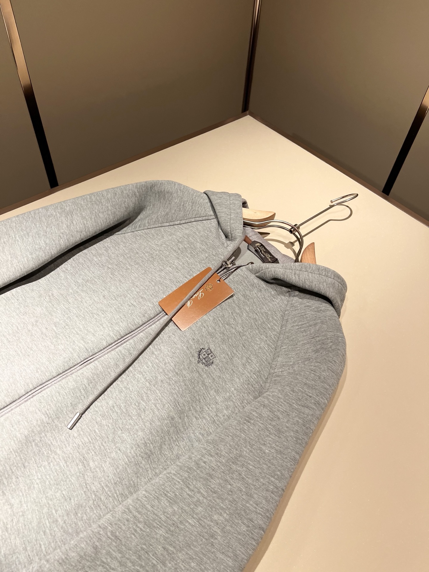 Loro Piana诺悠翩雅 2025秋冬男士套装，最新的贸易订单全品相！！网红款！上身舒适透气，不僵硬