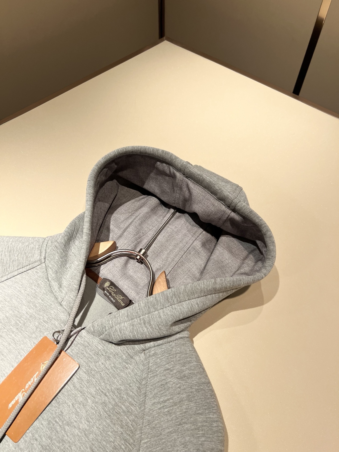 Loro Piana诺悠翩雅 2025秋冬男士套装，最新的贸易订单全品相！！网红款！上身舒适透气，不僵硬