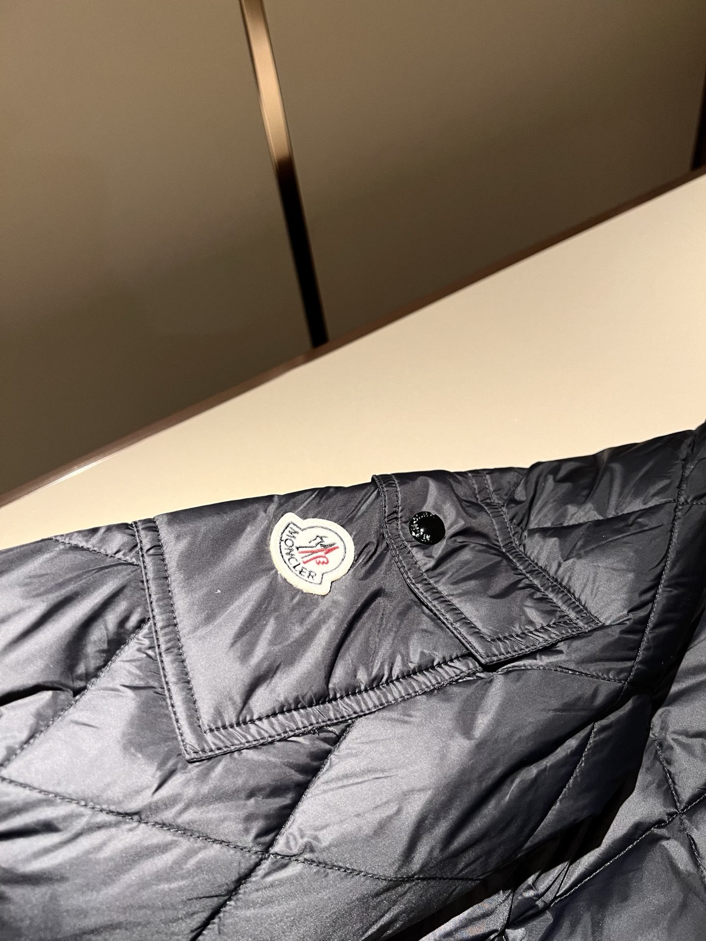 。 Mon*ler蒙口 2025秋冬新款男女同款👫羽绒服 ！年度的压轴款登场...匠心技艺于一身的经典款