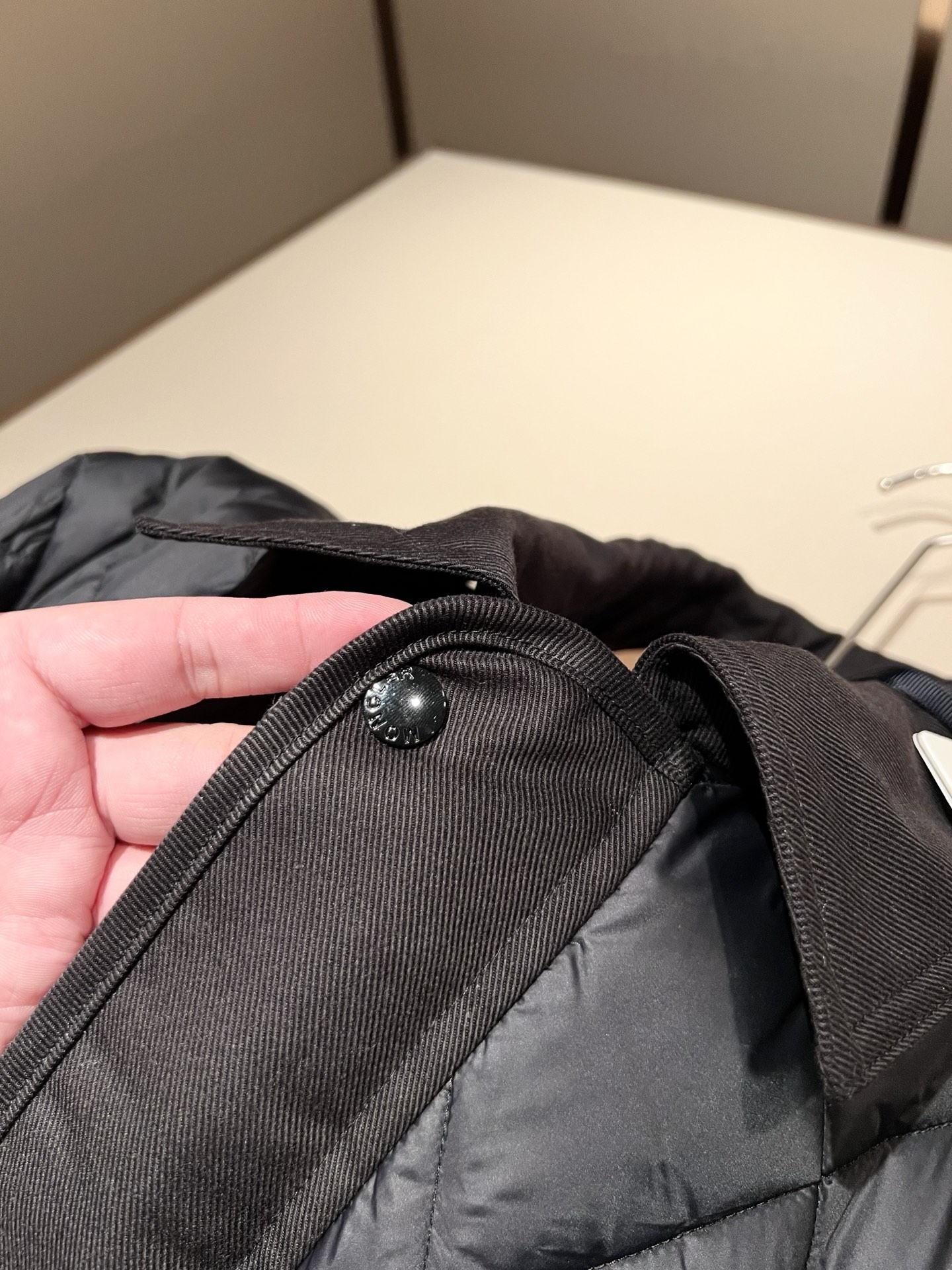 。 Mon*ler蒙口 2025秋冬新款男女同款👫羽绒服 ！年度的压轴款登场...匠心技艺于一身的经典款