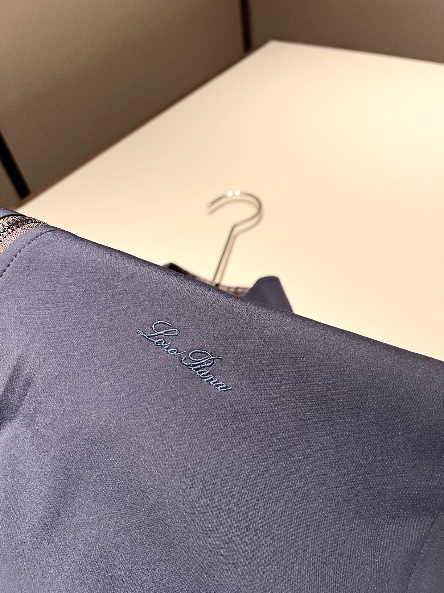 Loro Piana诺悠翩雅 2025秋冬新品男士休闲夹克外套，外贸公司订单！客供聚酯纤维材质，胸前lo