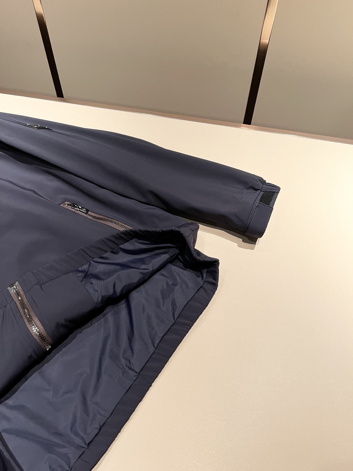 Loro Piana诺悠翩雅 2025秋冬新品男士休闲夹克外套，外贸公司订单！客供聚酯纤维材质，胸前lo