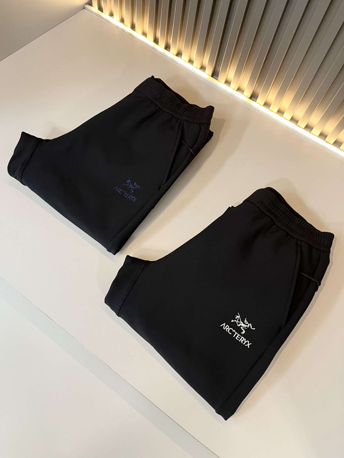 ARCTER*X始*祖鸟 2025秋冬新款休闲运动风格休闲裤，户外品牌可能大家第一想到的就是加拿大鹅、始